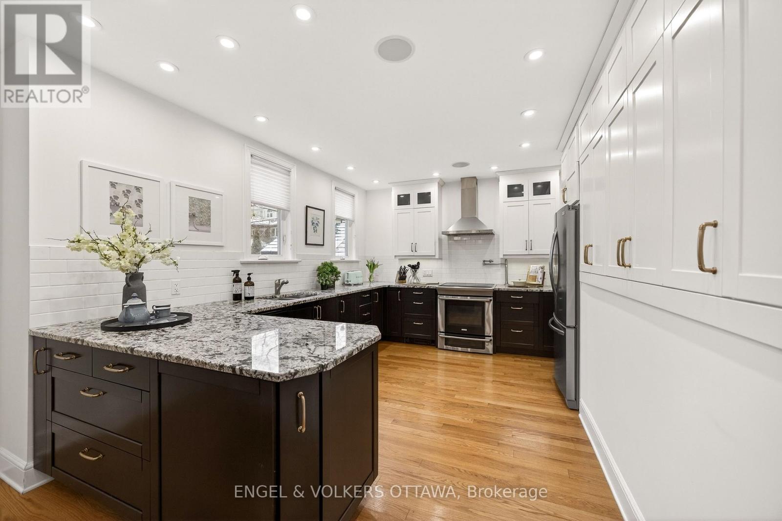 498 Queen Elizabeth Drive, Ottawa, Ontario  K1S 3N4 - Photo 15 - X12978198