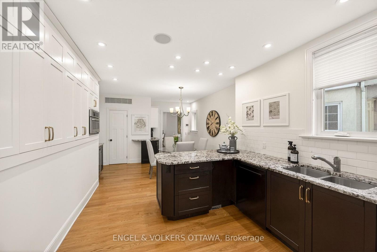 498 Queen Elizabeth Drive, Ottawa, Ontario  K1S 3N4 - Photo 17 - X12978198