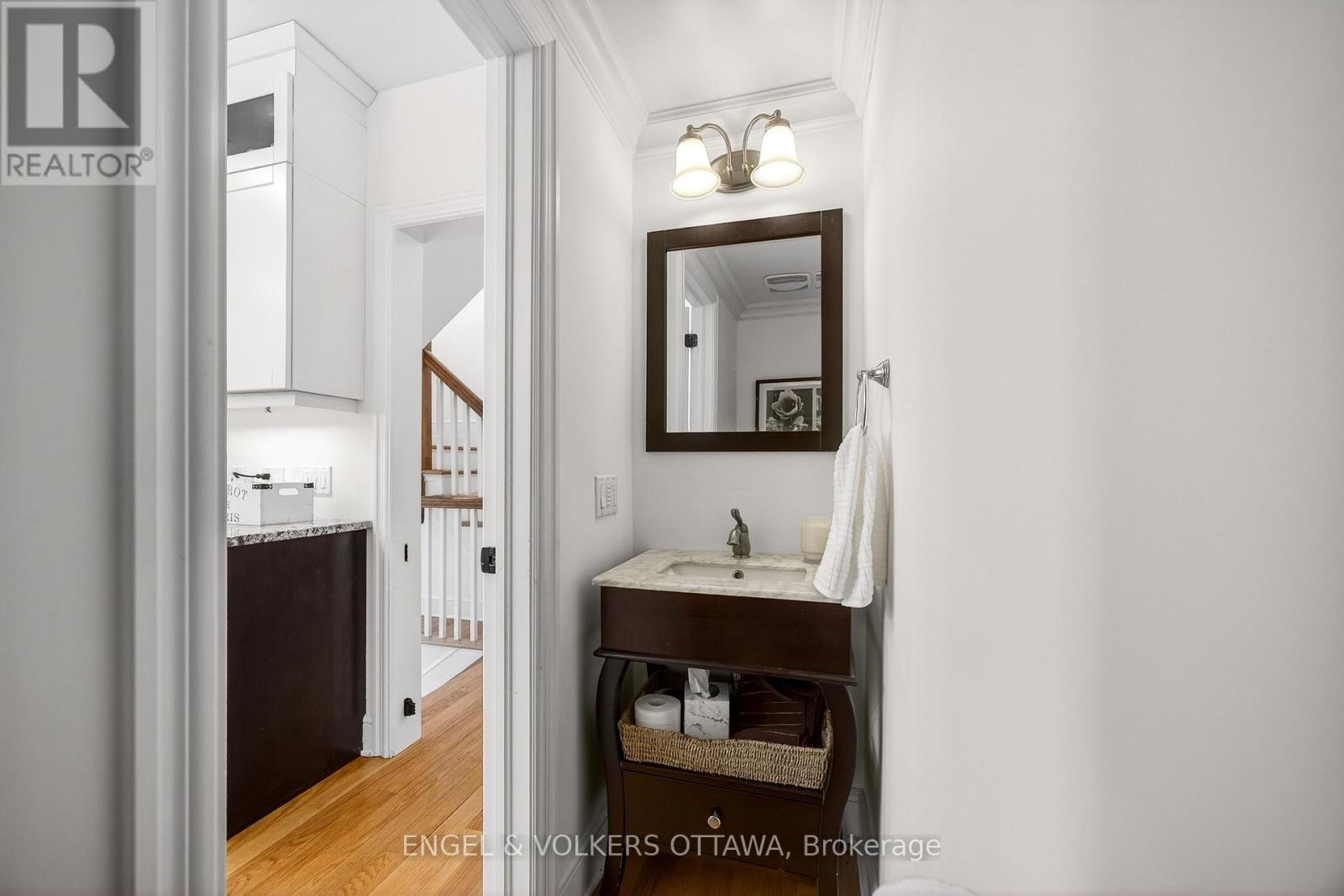 498 Queen Elizabeth Drive, Ottawa, Ontario  K1S 3N4 - Photo 19 - X12978198