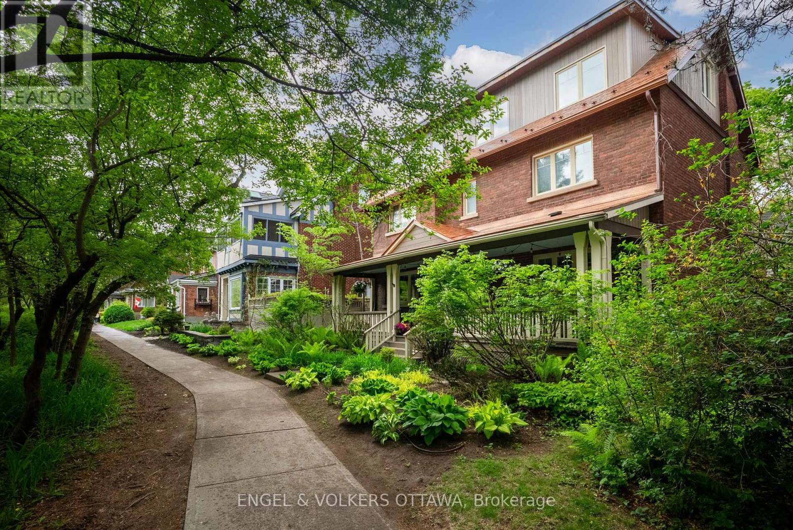 498 Queen Elizabeth Drive, Ottawa, Ontario  K1S 3N4 - Photo 2 - X12978198