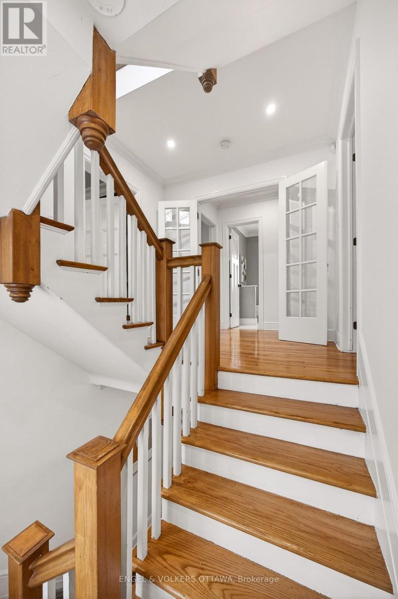 498 Queen Elizabeth Drive, Ottawa, Ontario  K1S 3N4 - Photo 20 - X12978198