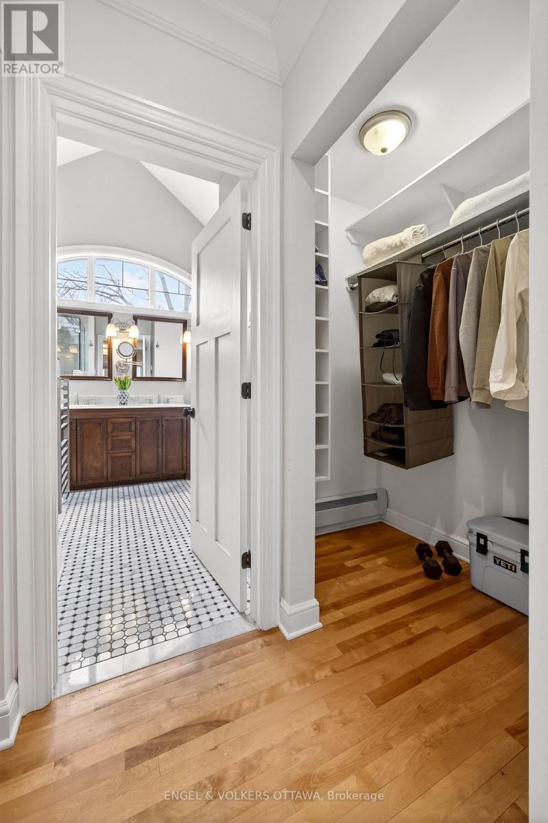 498 Queen Elizabeth Drive, Ottawa, Ontario  K1S 3N4 - Photo 25 - X12978198