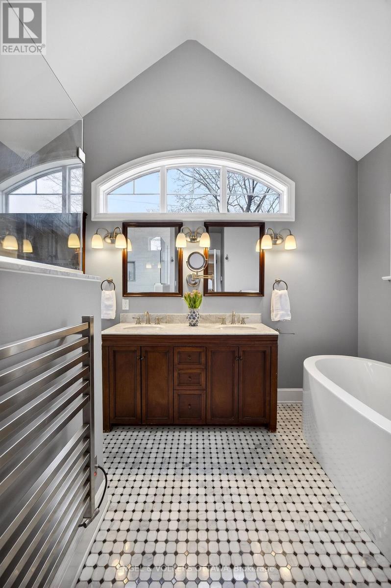 498 Queen Elizabeth Drive, Ottawa, Ontario  K1S 3N4 - Photo 26 - X12978198