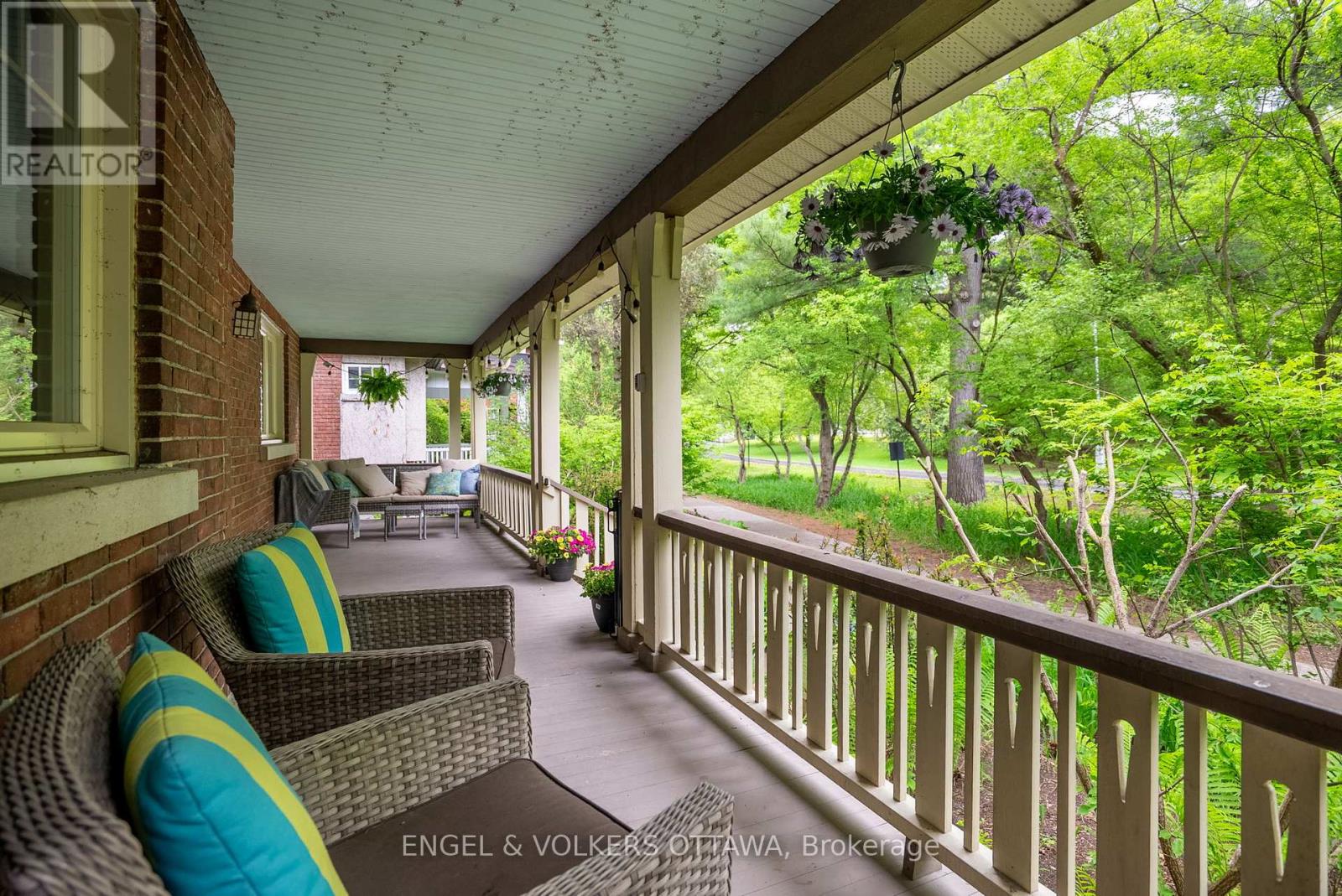 498 Queen Elizabeth Drive, Ottawa, Ontario  K1S 3N4 - Photo 3 - X12978198