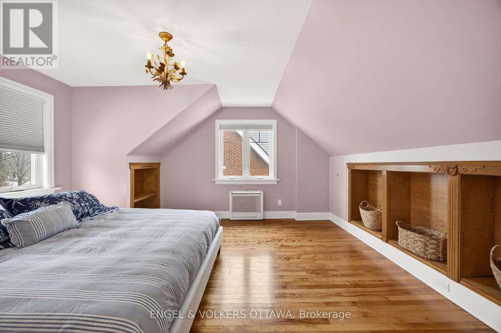 498 Queen Elizabeth Drive, Ottawa, Ontario  K1S 3N4 - Photo 36 - X12978198