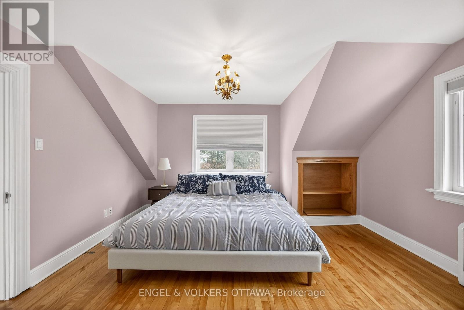 498 Queen Elizabeth Drive, Ottawa, Ontario  K1S 3N4 - Photo 37 - X12978198