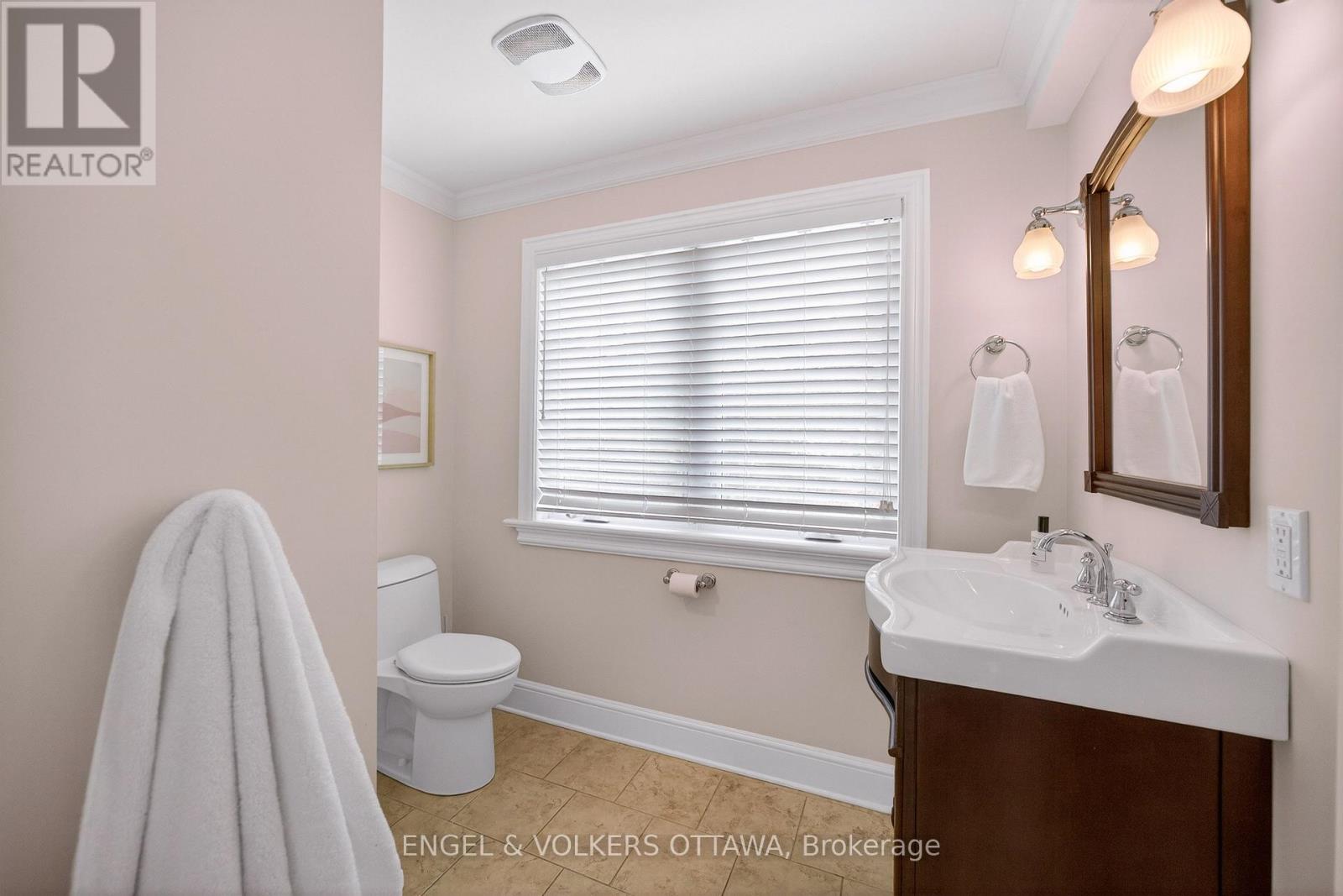 498 Queen Elizabeth Drive, Ottawa, Ontario  K1S 3N4 - Photo 38 - X12978198