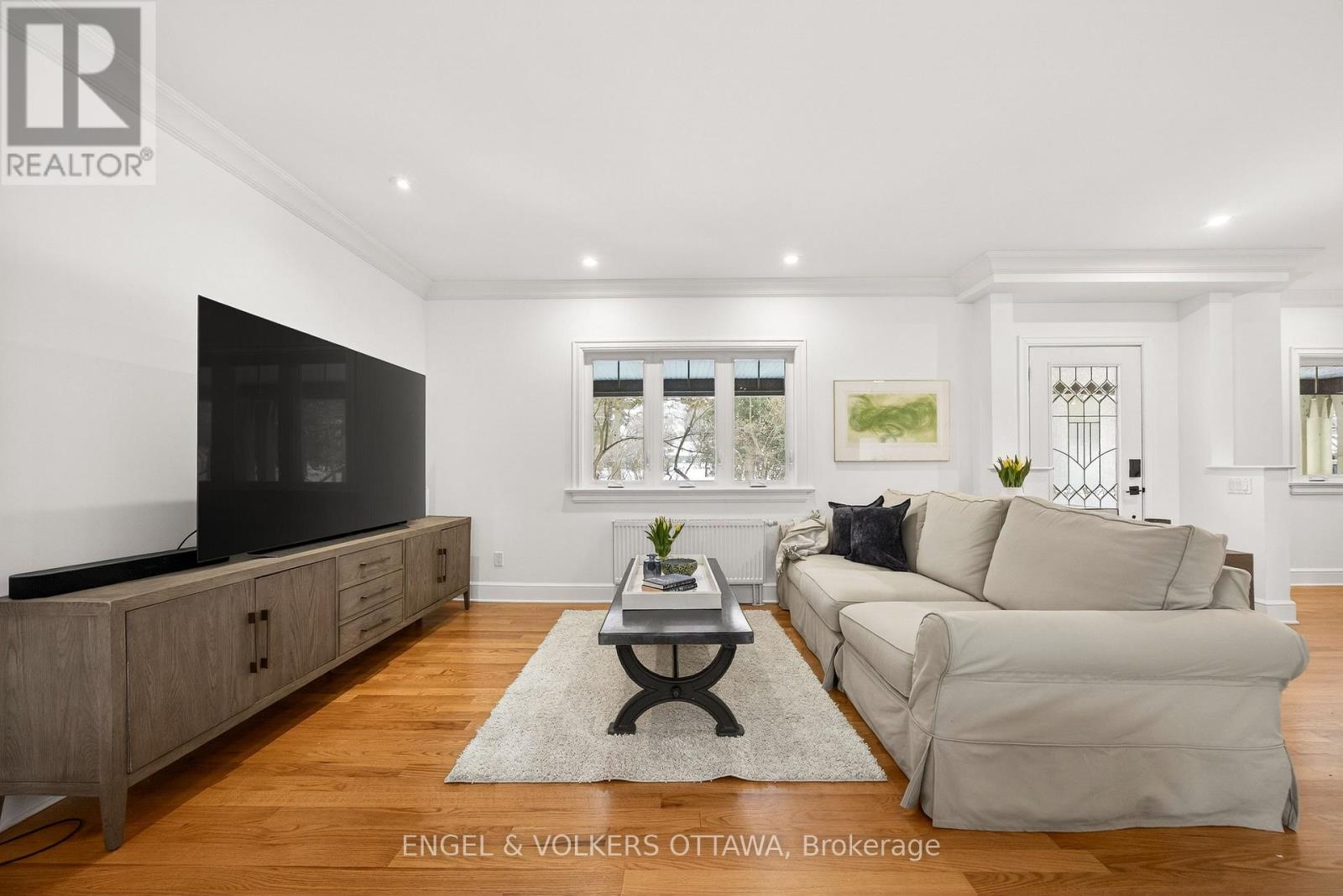 498 Queen Elizabeth Drive, Ottawa, Ontario  K1S 3N4 - Photo 7 - X12978198