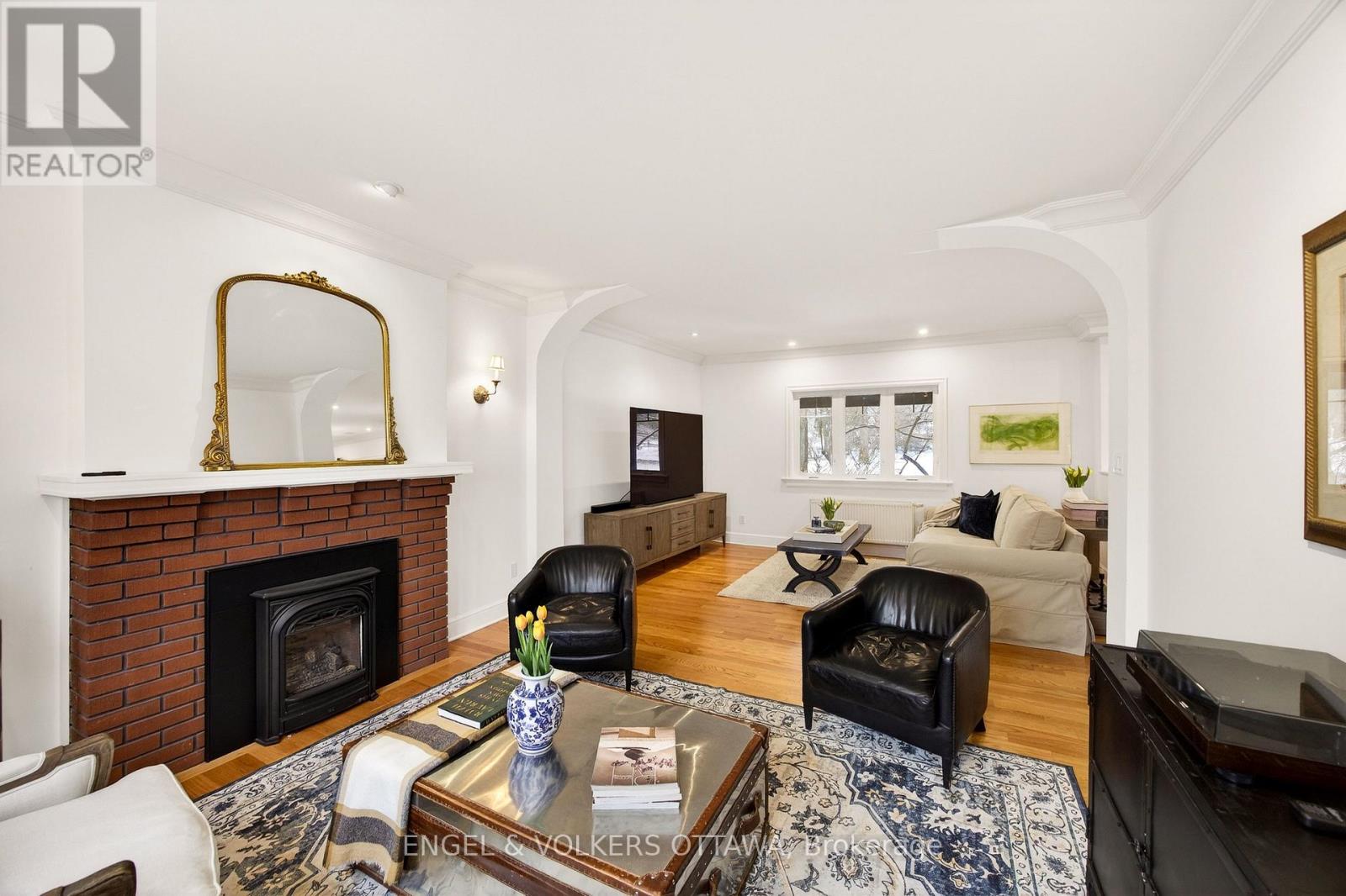 498 Queen Elizabeth Drive, Ottawa, Ontario  K1S 3N4 - Photo 8 - X12978198