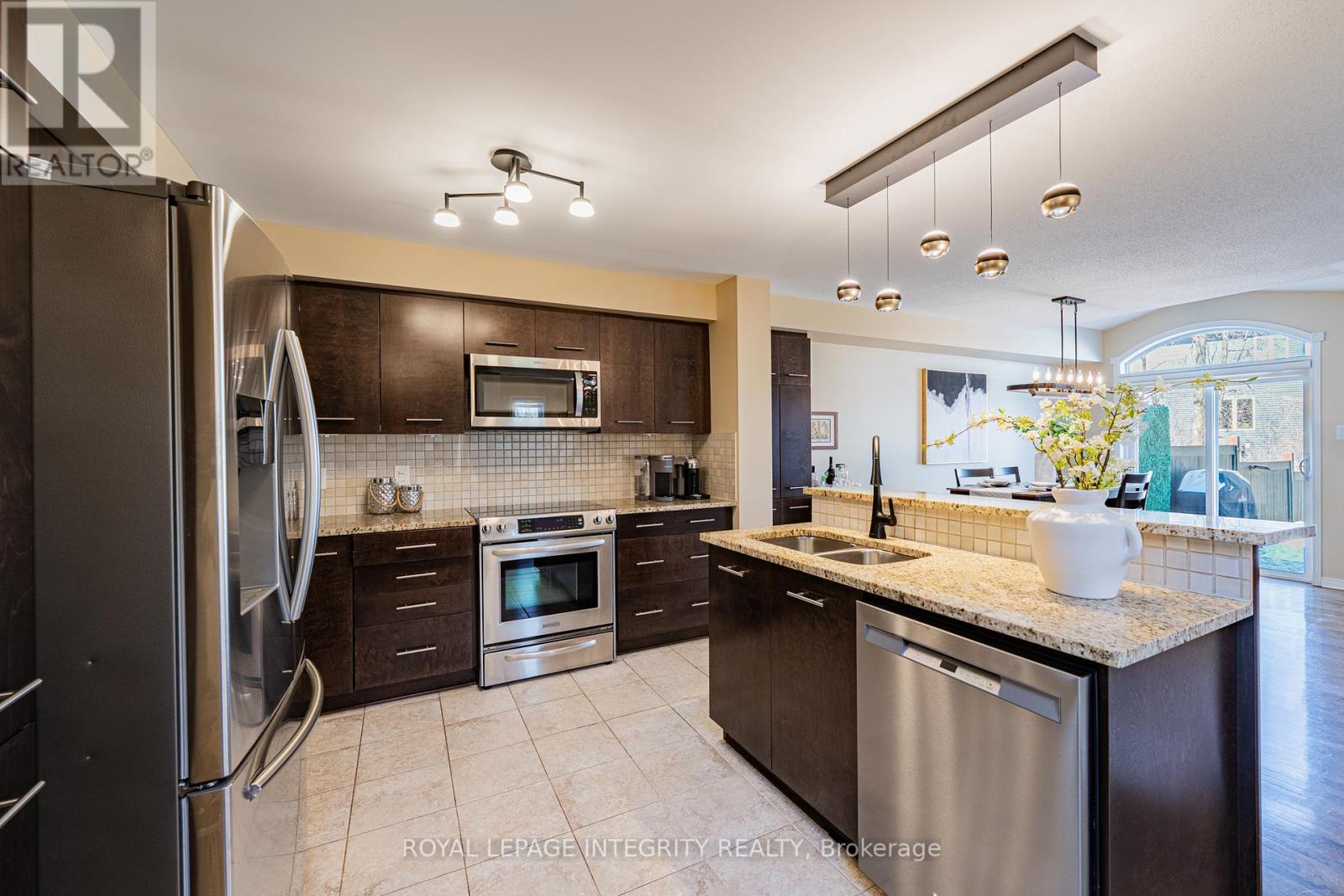 349 Celtic Ridge Crescent, Ottawa, Ontario  K2W 0B6 - Photo 11 - X12978232