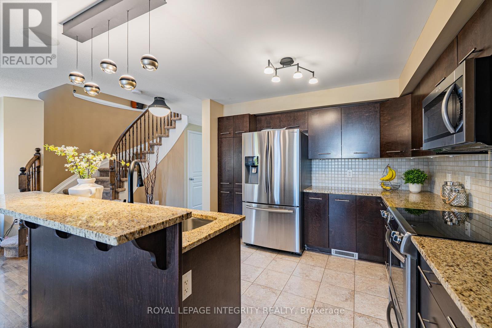 349 Celtic Ridge Crescent, Ottawa, Ontario  K2W 0B6 - Photo 12 - X12978232