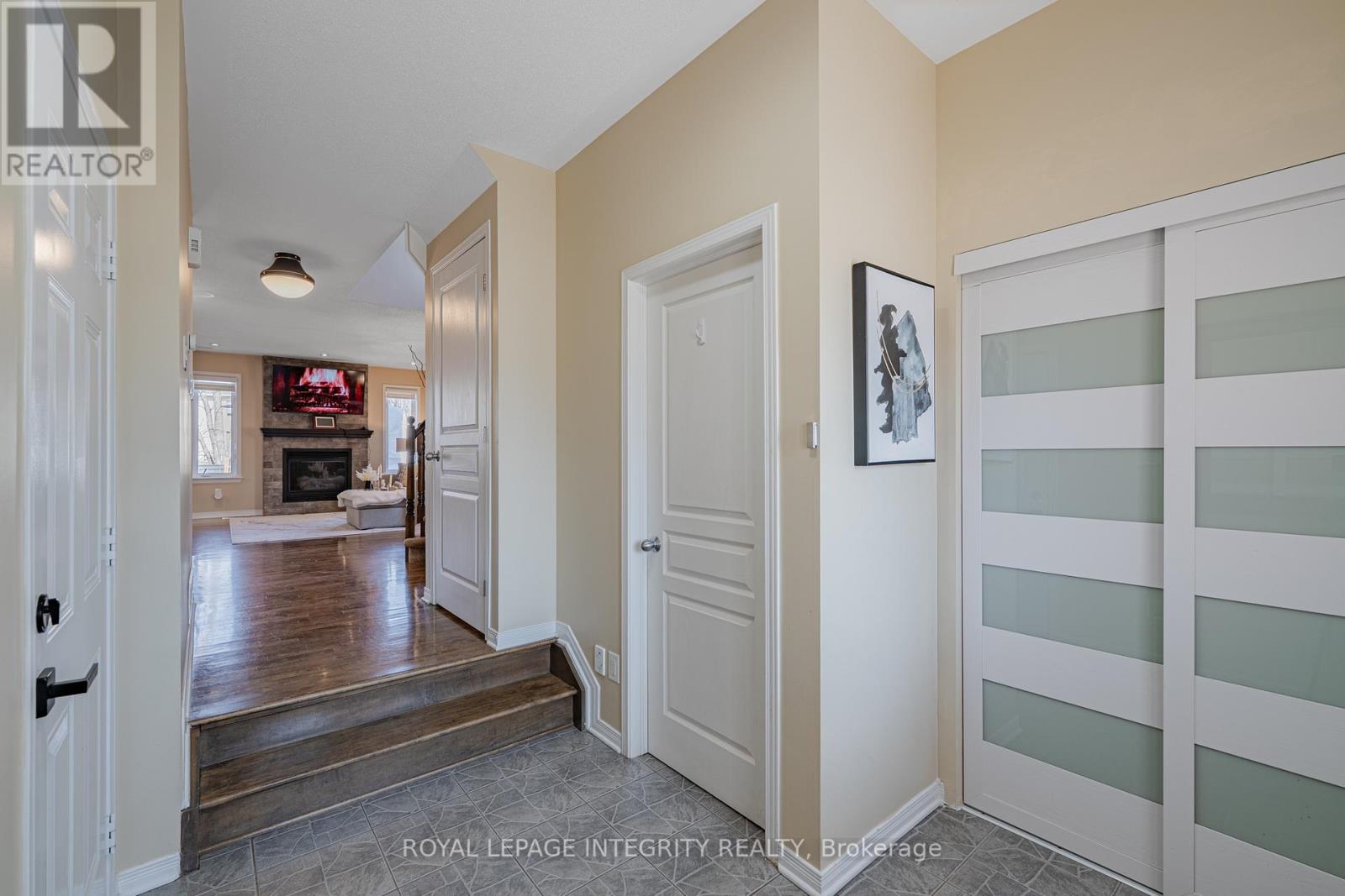 349 Celtic Ridge Crescent, Ottawa, Ontario  K2W 0B6 - Photo 6 - X12978232