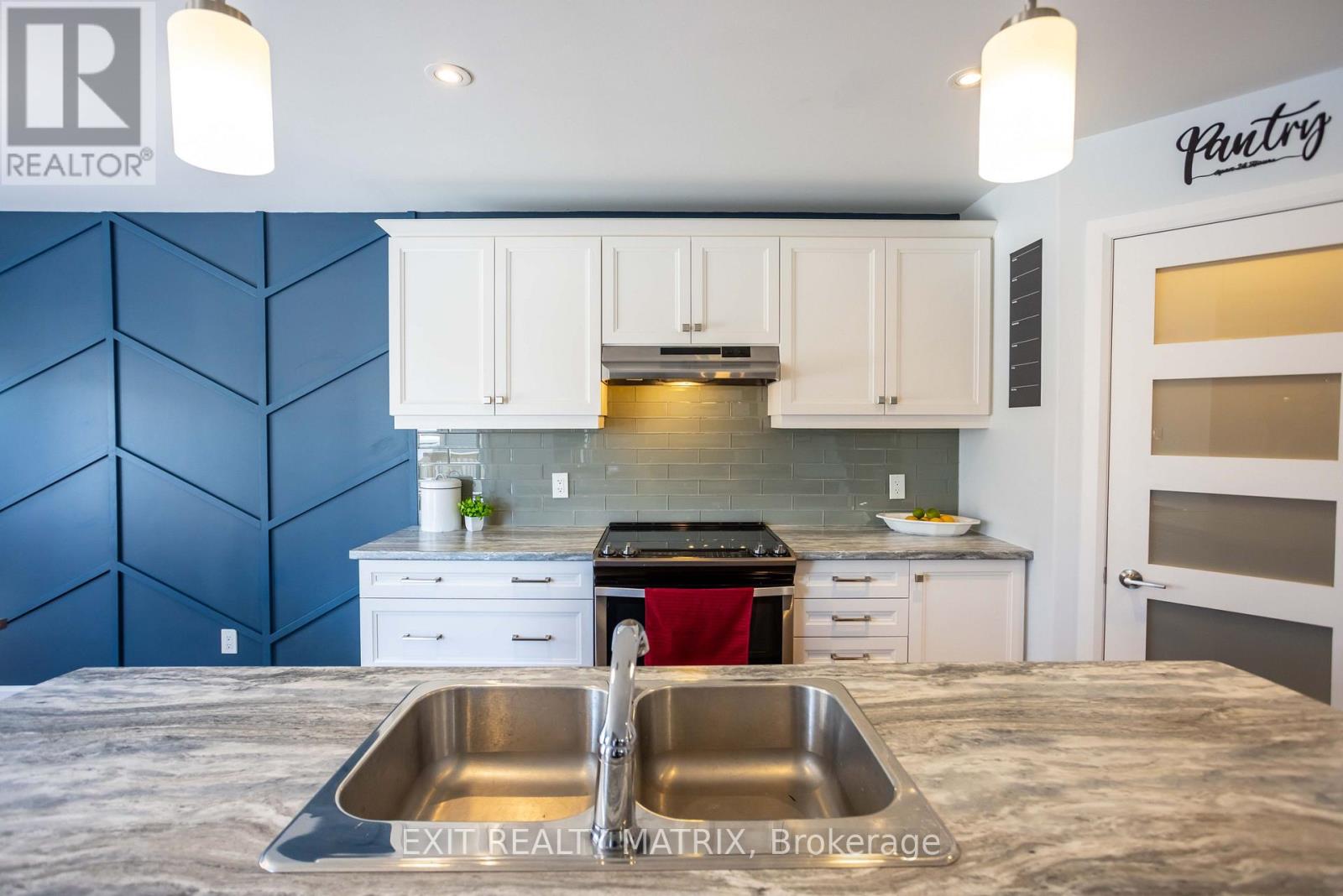 273 Central Park Boulevard, Russell, Ontario  K4R 0E9 - Photo 11 - X12978246