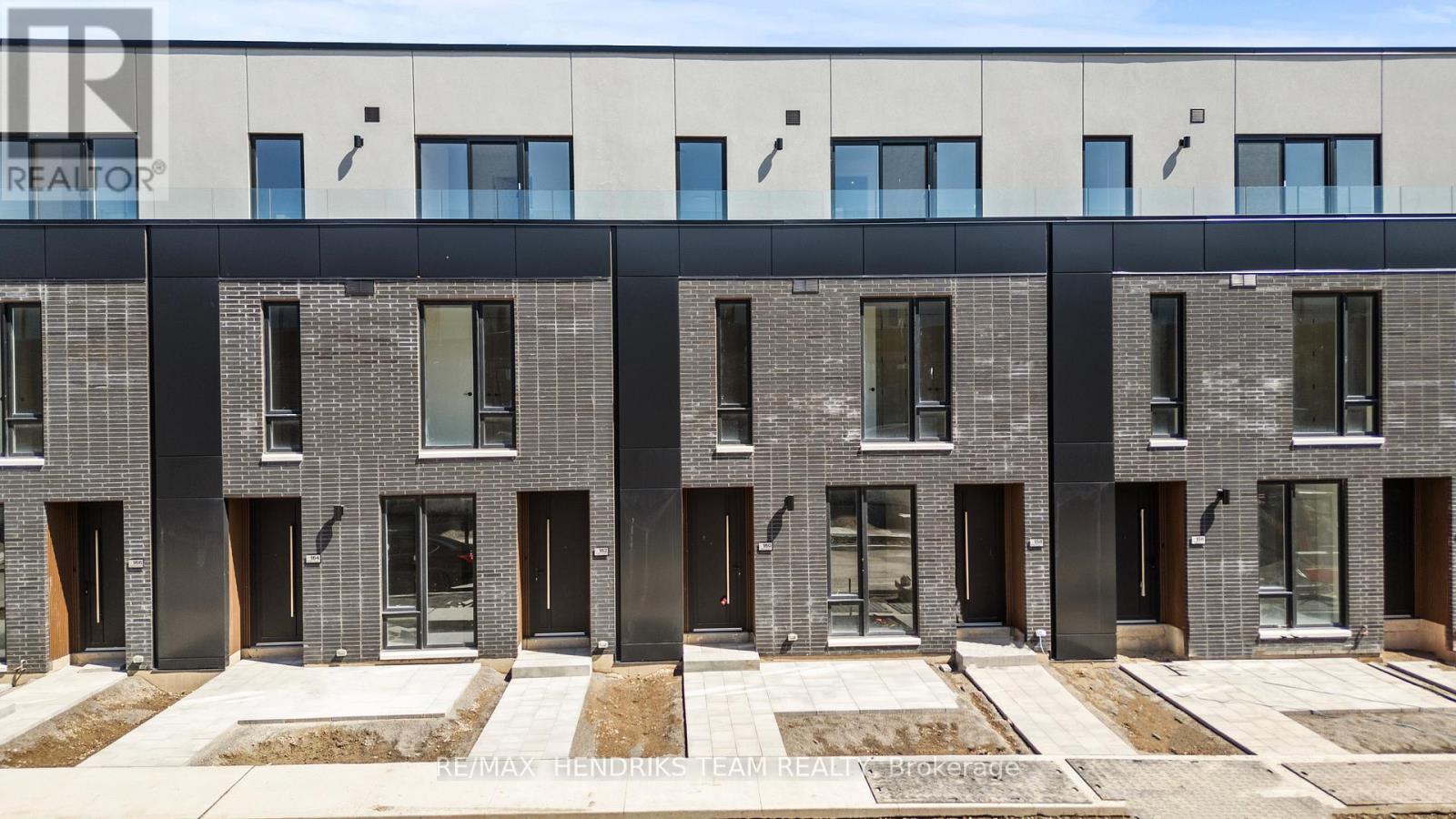 160 Everett Common, St. Catharines, Ontario  L2P 0G7 - Photo 1 - X12978256