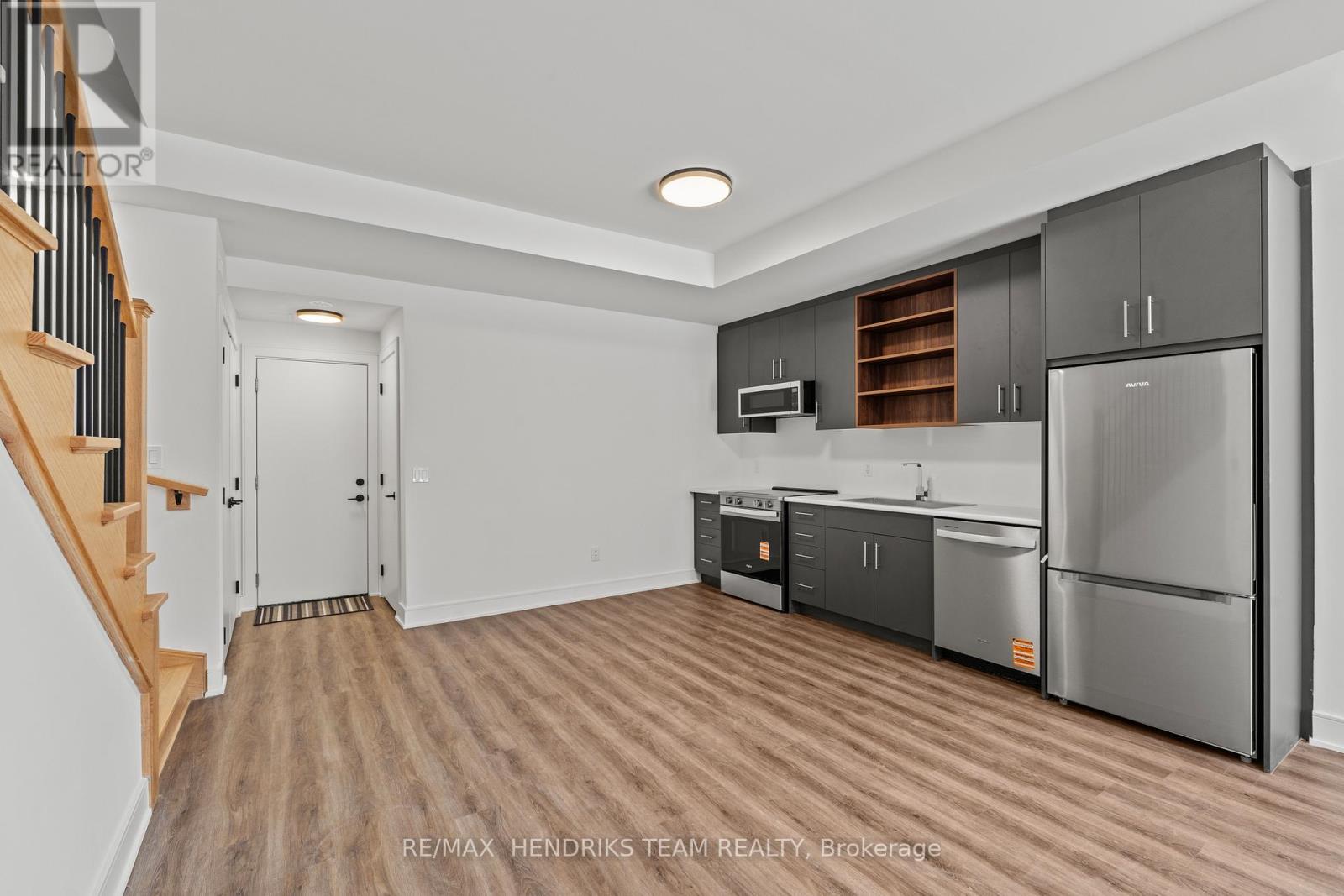 160 Everett Common, St. Catharines, Ontario  L2P 0G7 - Photo 10 - X12978256