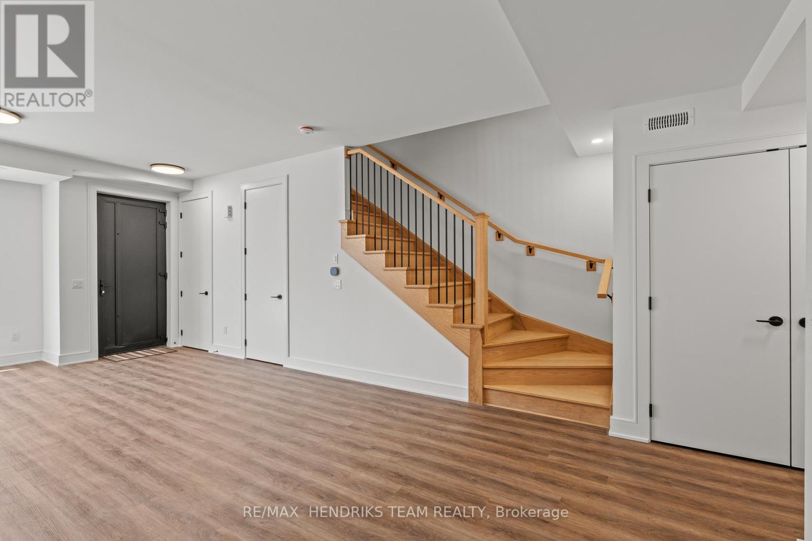 160 Everett Common, St. Catharines, Ontario  L2P 0G7 - Photo 15 - X12978256