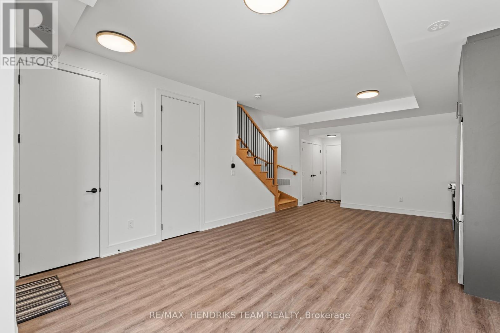 160 Everett Common, St. Catharines, Ontario  L2P 0G7 - Photo 7 - X12978256