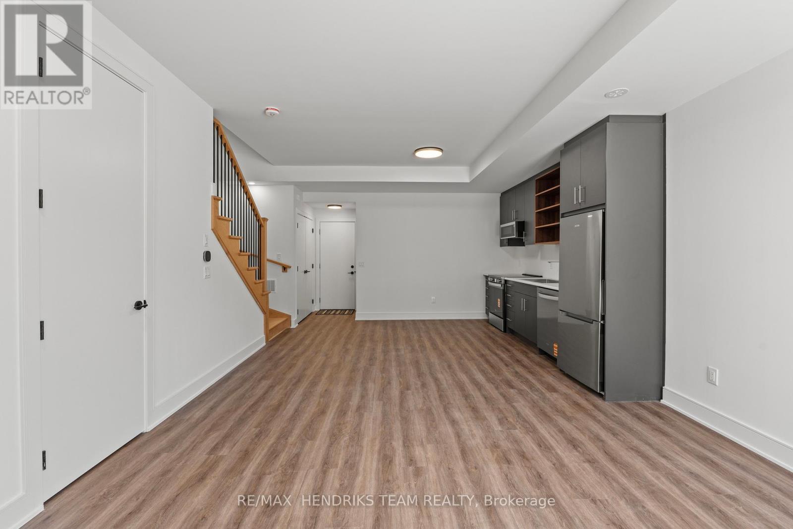 160 Everett Common, St. Catharines, Ontario  L2P 0G7 - Photo 8 - X12978256