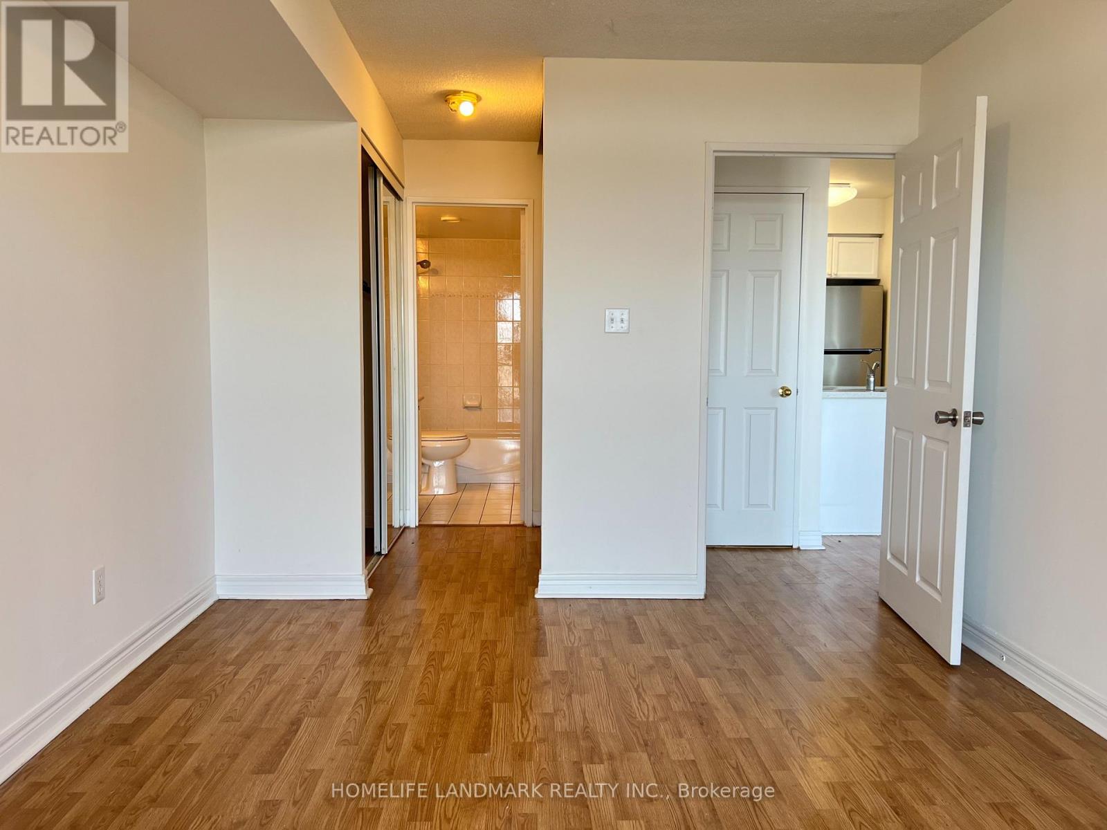 909 - 28 Empress Avenue, Toronto, Ontario  M2N 6Z7 - Photo 8 - C12967302