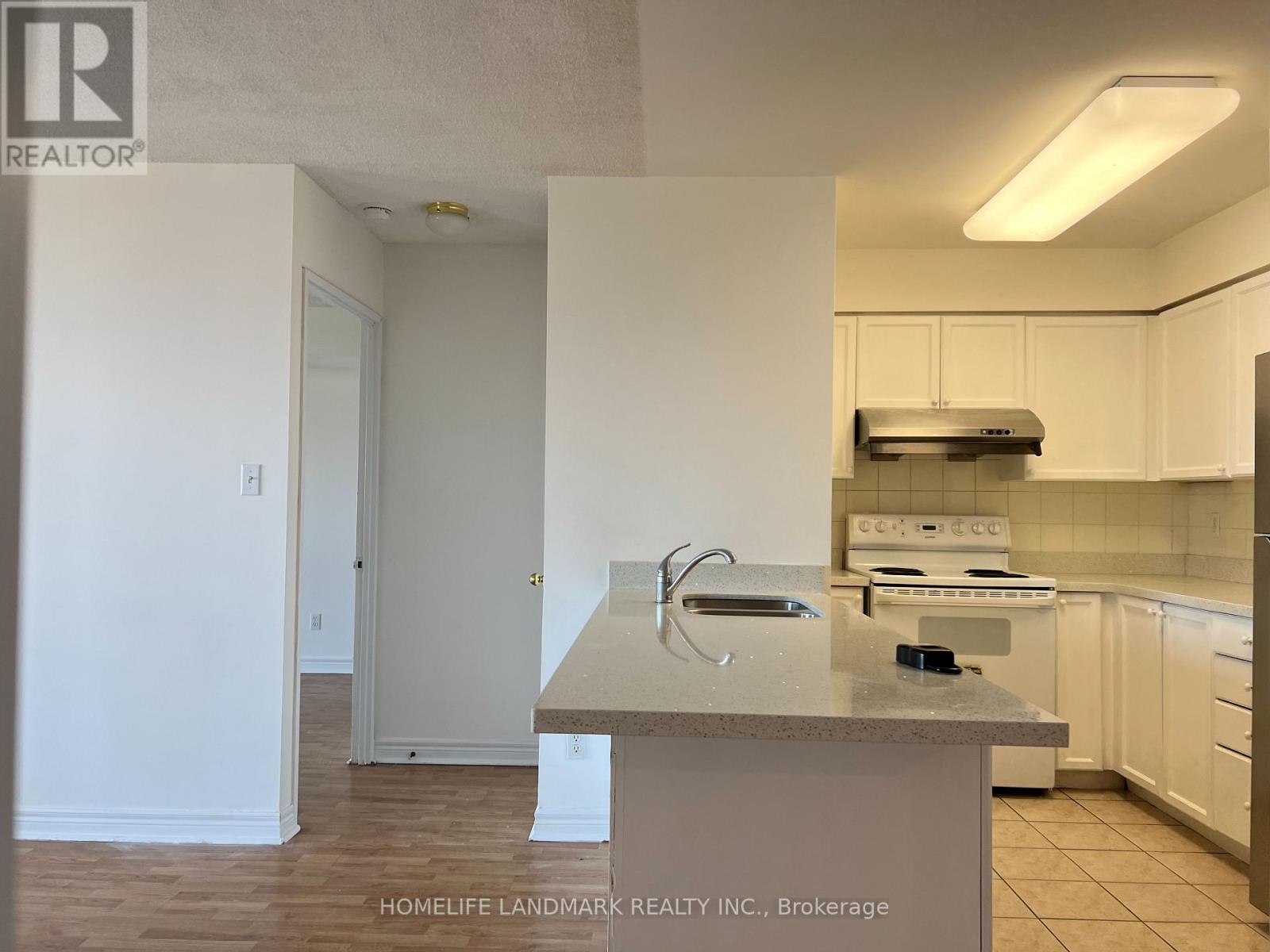 909 - 28 Empress Avenue, Toronto, Ontario  M2N 6Z7 - Photo 2 - C12967302