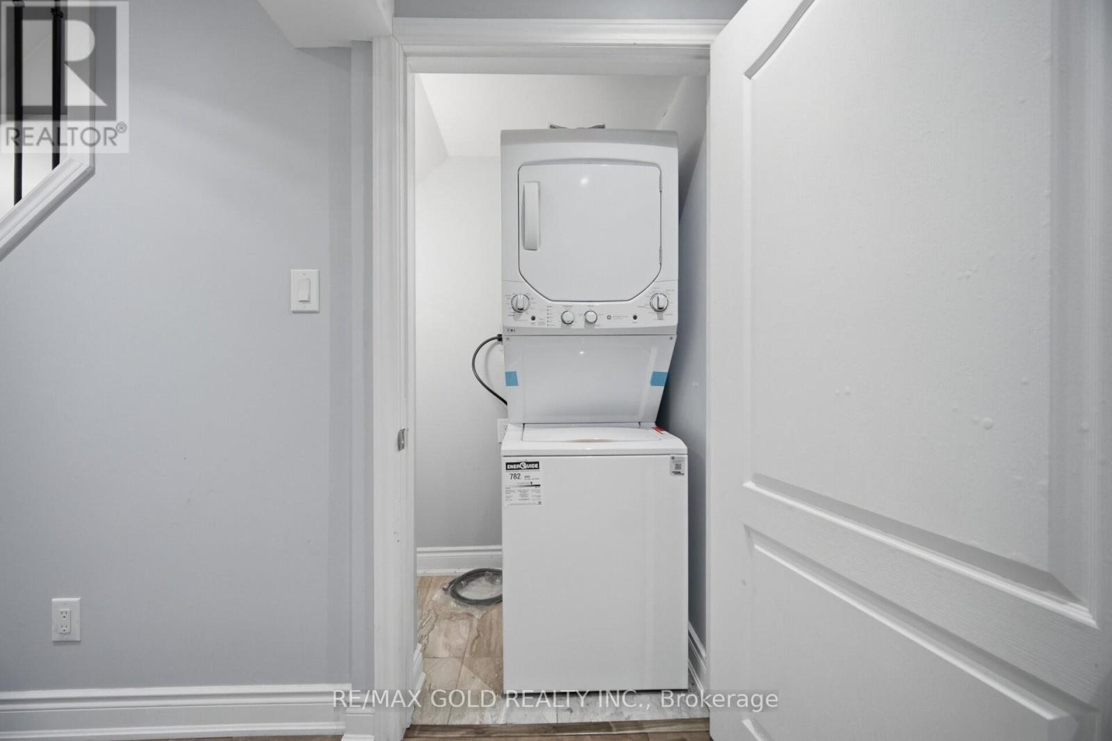 38 Leadenhall Road, Brampton, Ontario  L7A 4G3 - Photo 26 - W12970886