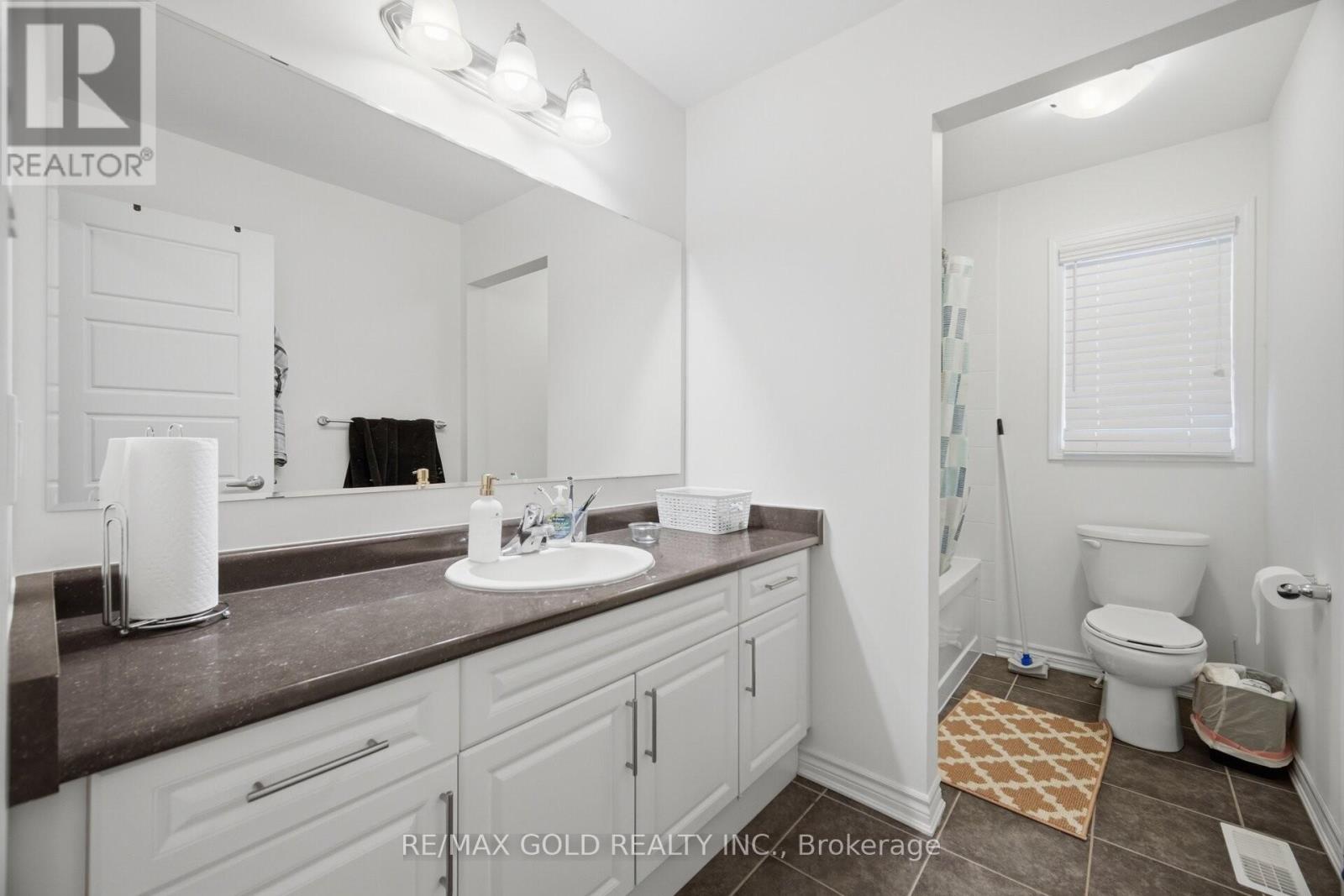 38 Leadenhall Road, Brampton, Ontario  L7A 4G3 - Photo 17 - W12970886