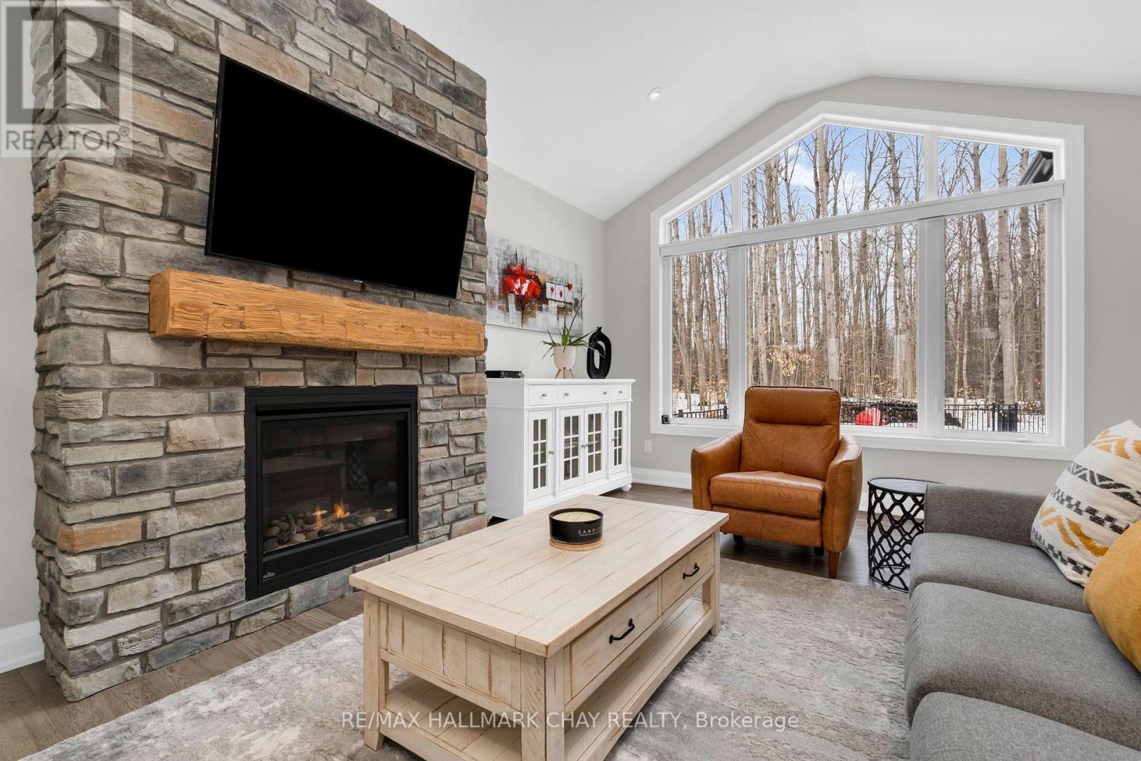 8 Byers Street, Springwater, Ontario  L9X 2A3 - Photo 7 - S12968020