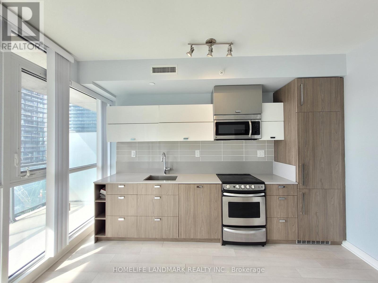 1301 - 290 Adelaide Street W, Toronto, Ontario  M5V 1P6 - Photo 2 - C12978018