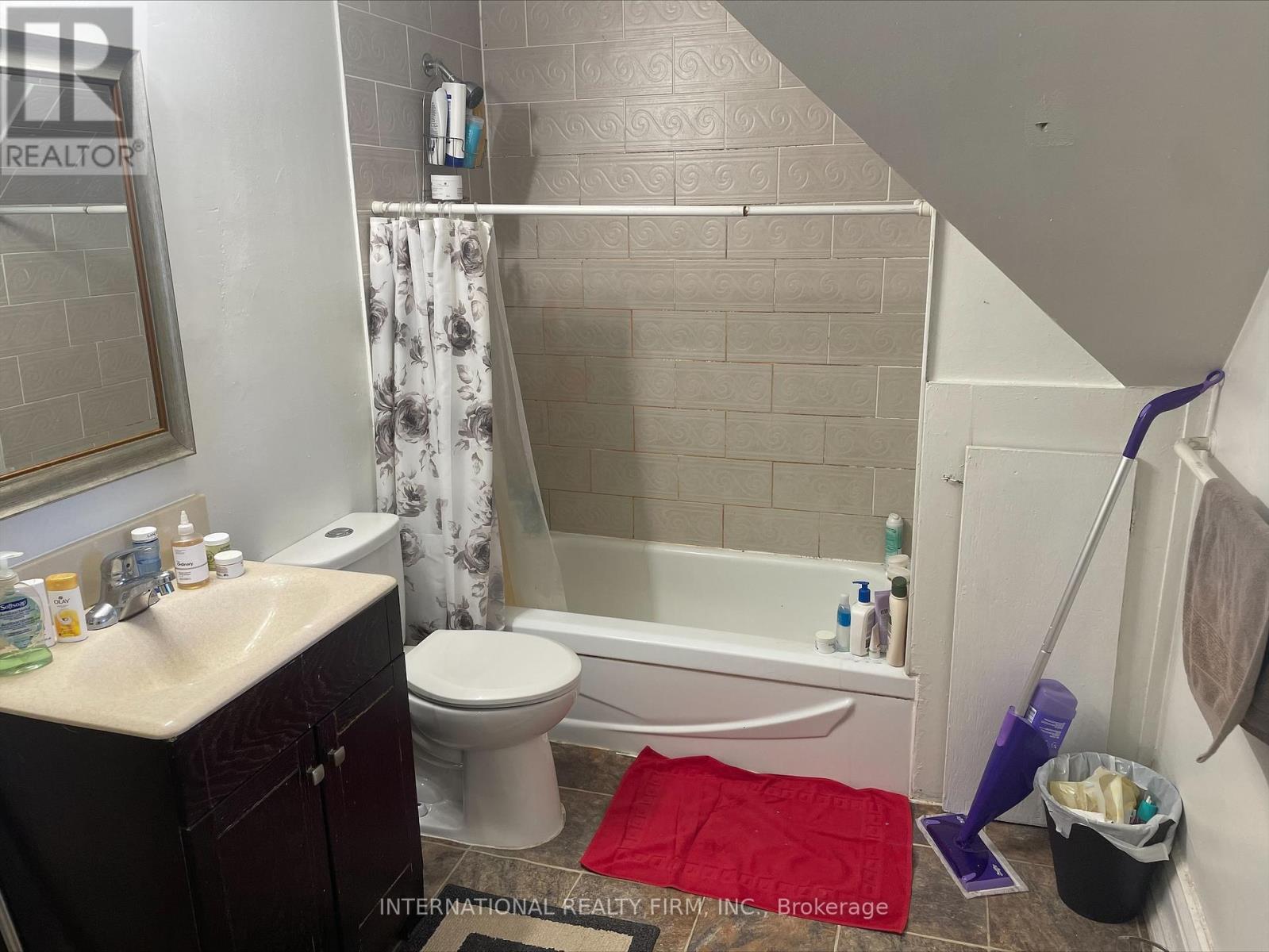 Unit D - 201 Madison Avenue, Toronto, Ontario  M5R 2S6 - Photo 6 - C12978126