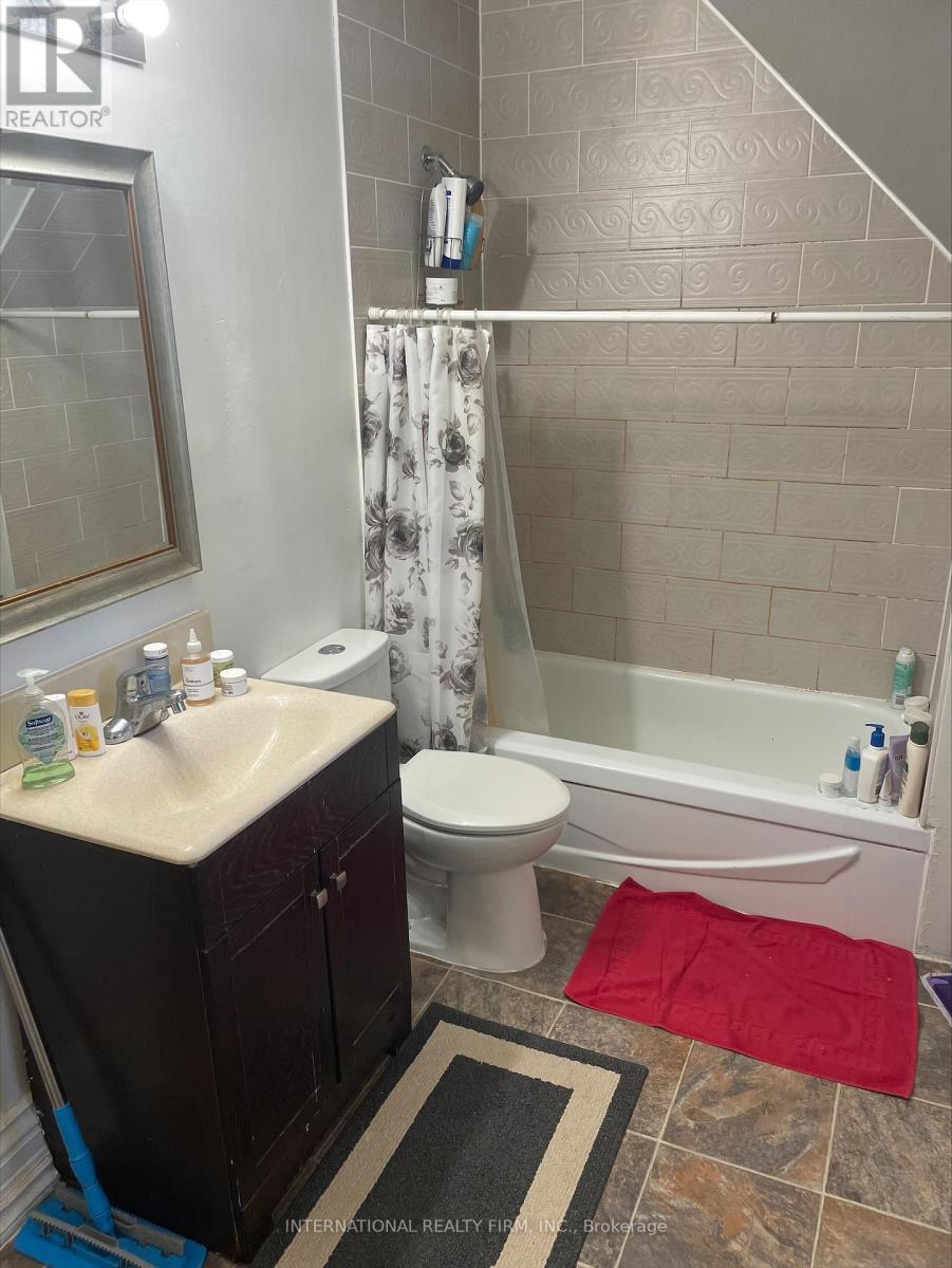 Unit D - 201 Madison Avenue, Toronto, Ontario  M5R 2S6 - Photo 7 - C12978126