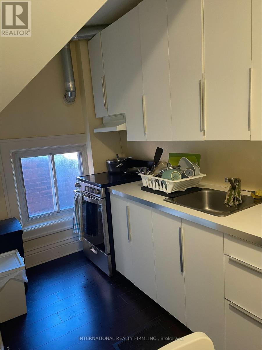 Unit D - 201 Madison Avenue, Toronto, Ontario  M5R 2S6 - Photo 9 - C12978126