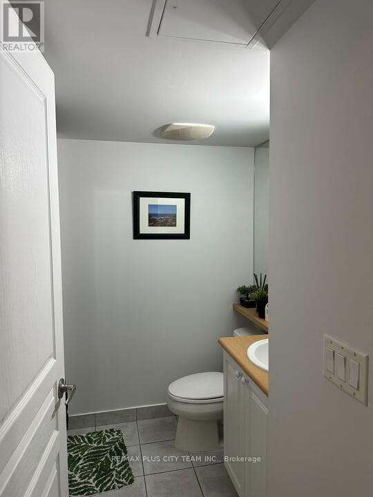 1002 - 18 Yonge Street, Toronto, Ontario  M5E 1R4 - Photo 13 - C12978158