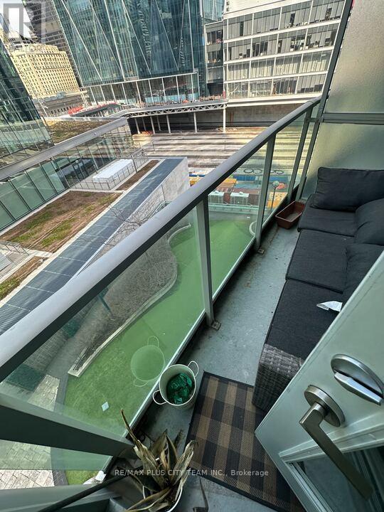 1002 - 18 Yonge Street, Toronto, Ontario  M5E 1R4 - Photo 15 - C12978158