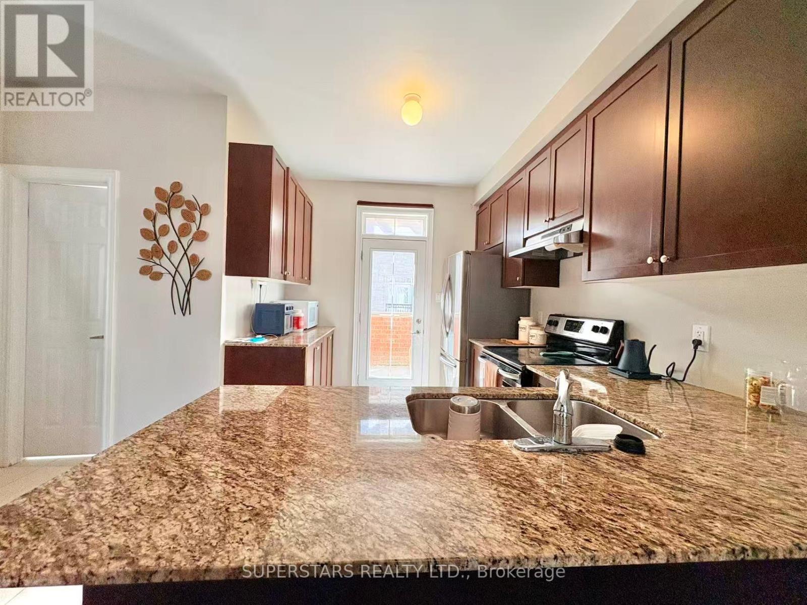 137a Finch Avenue E, Toronto, Ontario  M2N 0H7 - Photo 6 - C12978160