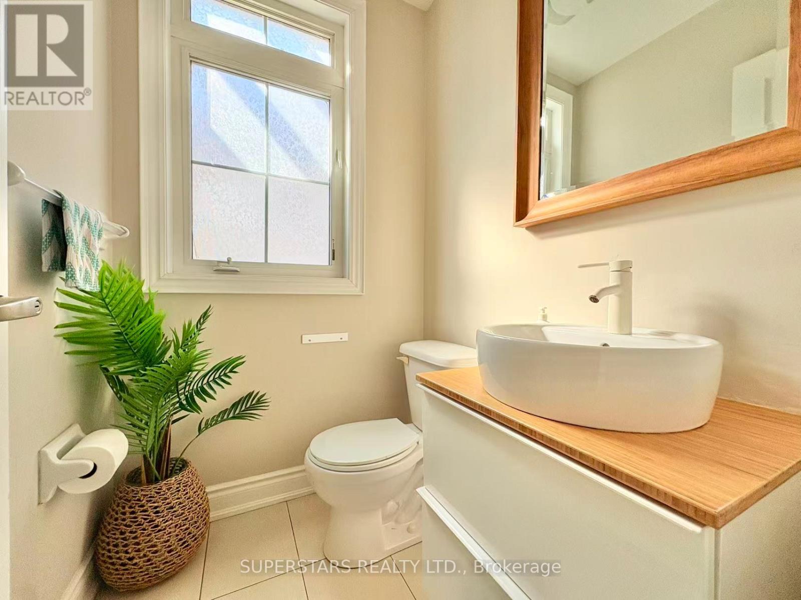 137a Finch Avenue E, Toronto, Ontario  M2N 0H7 - Photo 9 - C12978160