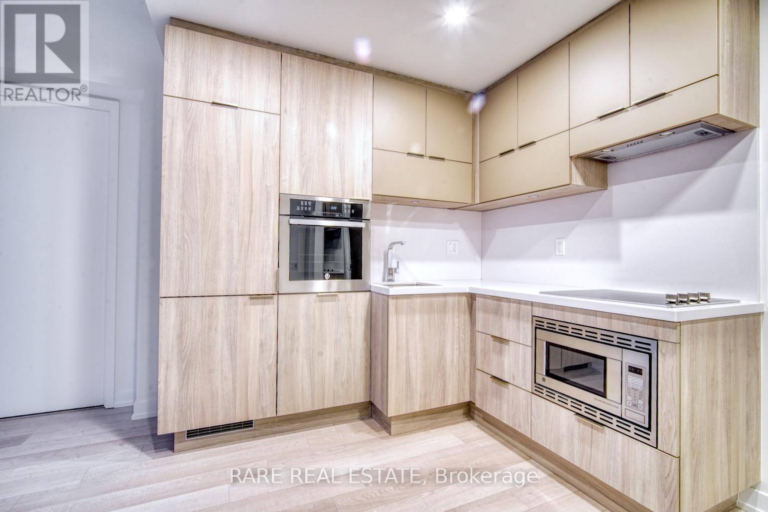 1806 - 39 Roehampton Avenue, Toronto, Ontario  M4P 0G1 - Photo 2 - C12978258