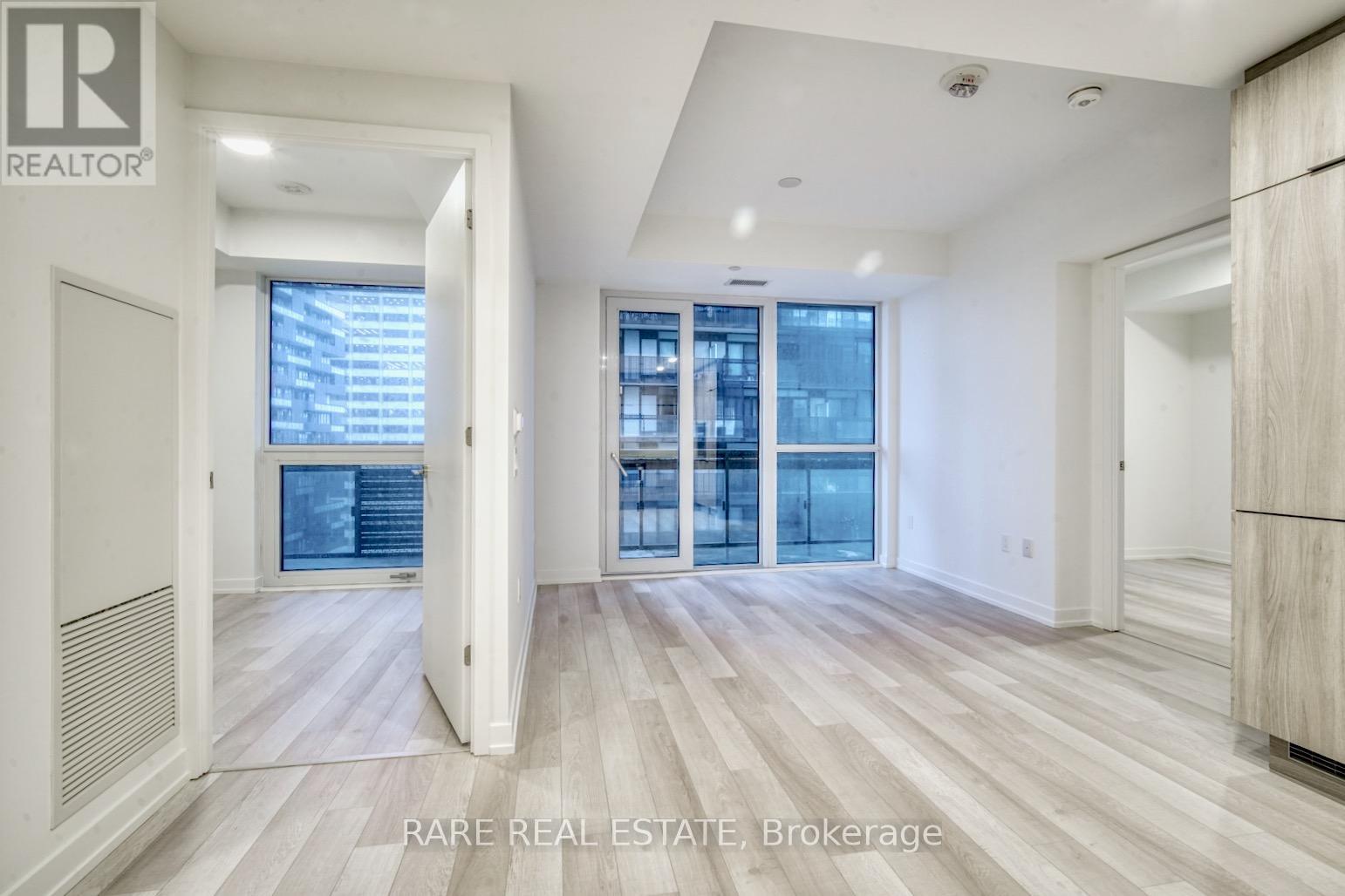 1806 - 39 Roehampton Avenue, Toronto, Ontario  M4P 0G1 - Photo 3 - C12978258