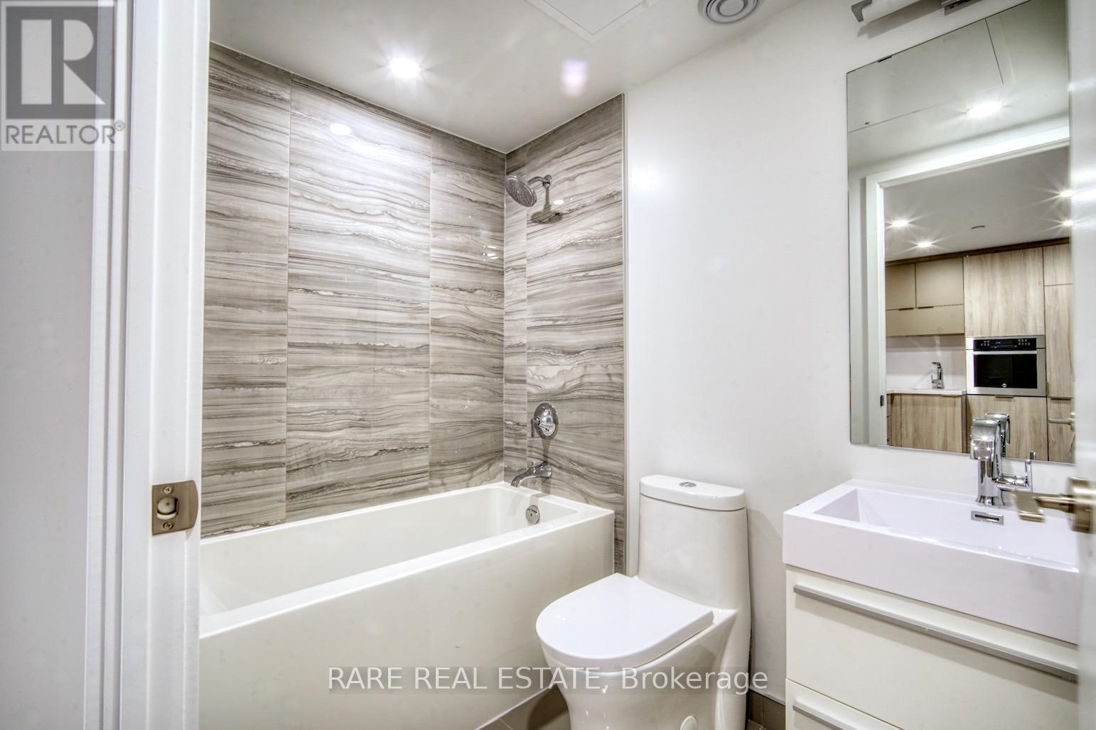 1806 - 39 Roehampton Avenue, Toronto, Ontario  M4P 0G1 - Photo 7 - C12978258