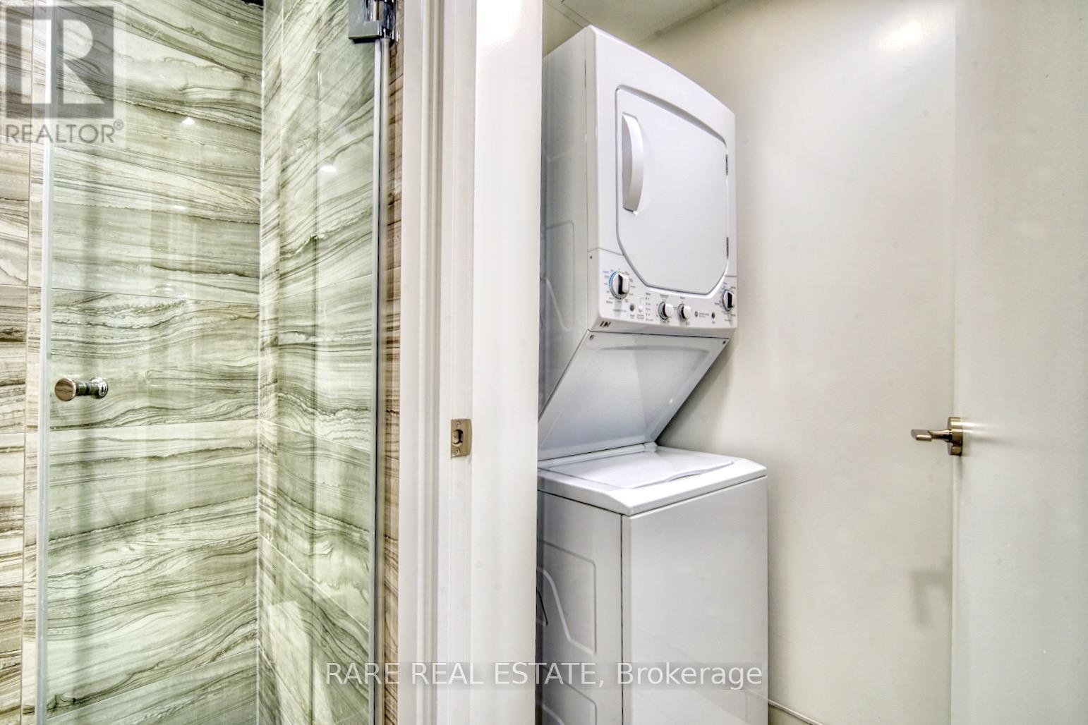 1806 - 39 Roehampton Avenue, Toronto, Ontario  M4P 0G1 - Photo 9 - C12978258