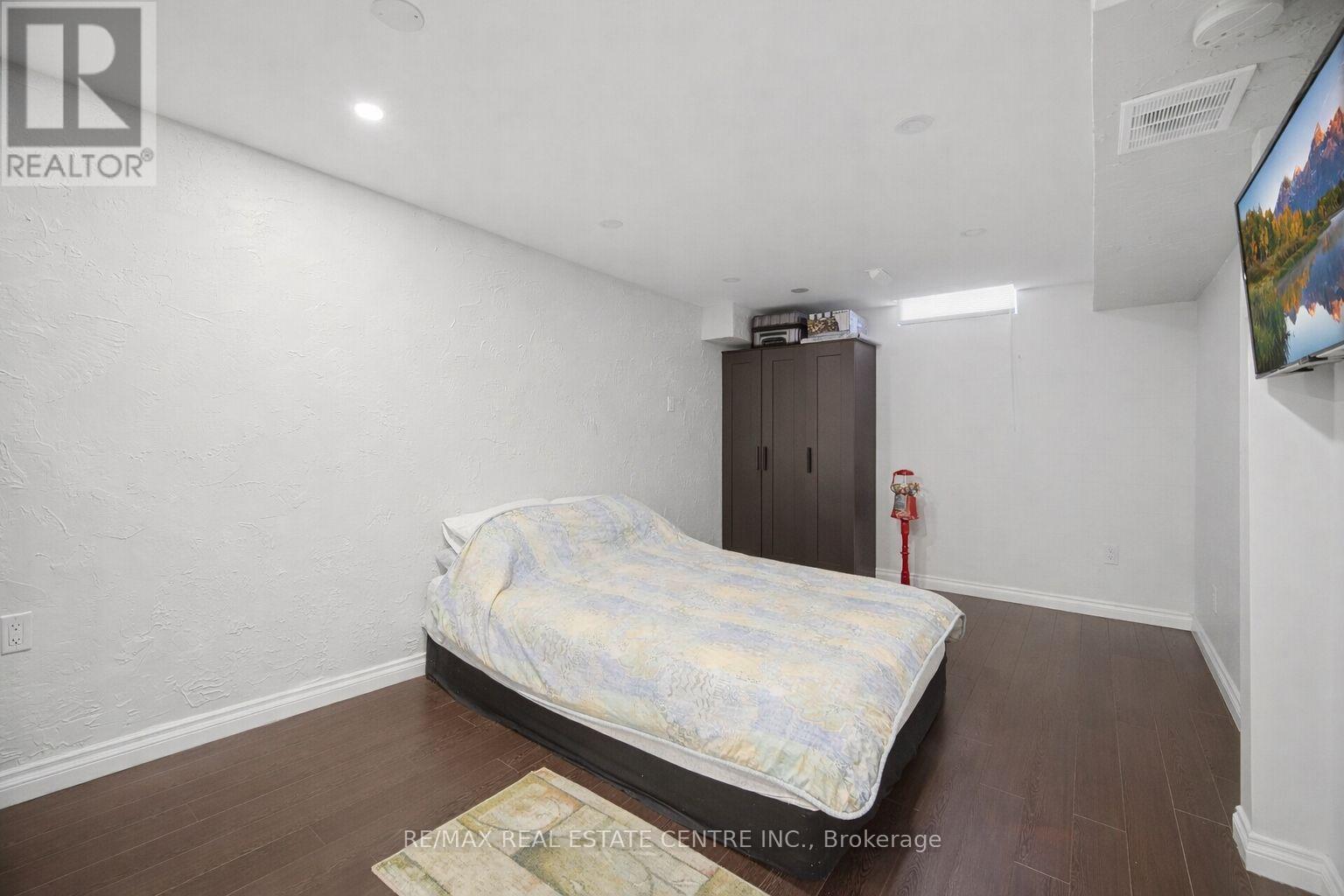 11 Sheringham Street, Brampton, Ontario  L6Z 2P5 - Photo 37 - W12967722