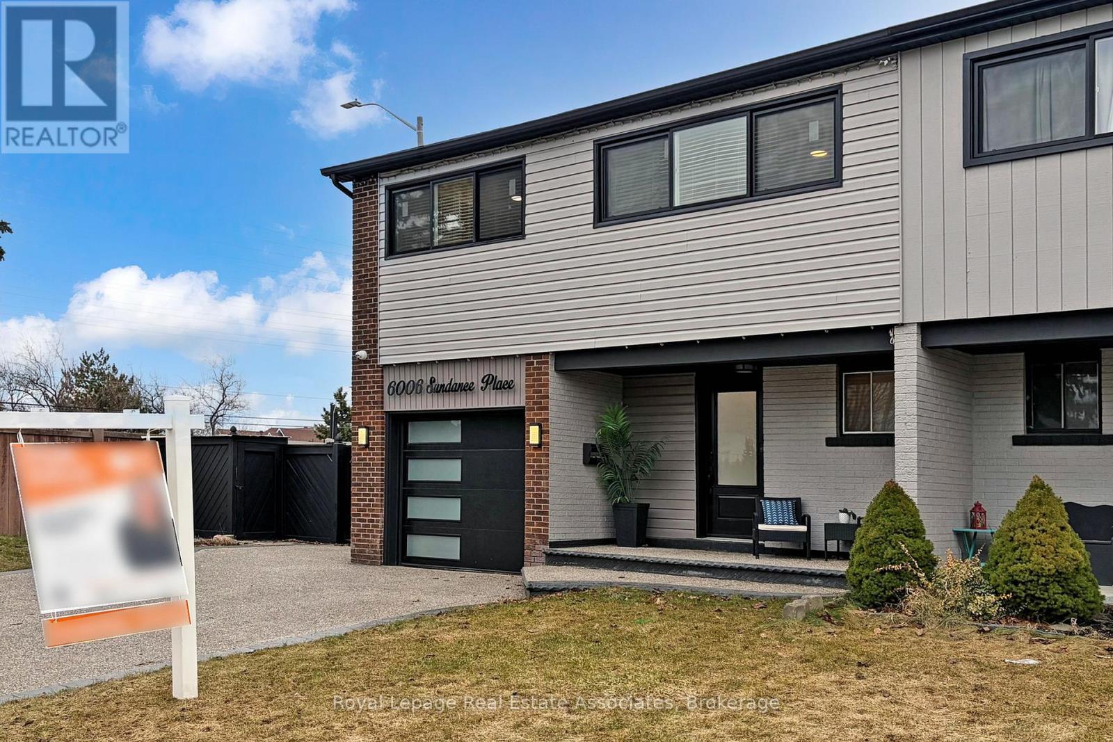 6006 Sundance Place, Mississauga, Ontario  L5N 2B4 - Photo 3 - W12976676