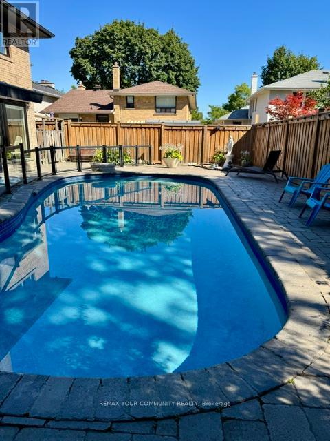 239 Wincott Drive, Toronto, Ontario  M9R 2R6 - Photo 38 - W12977792