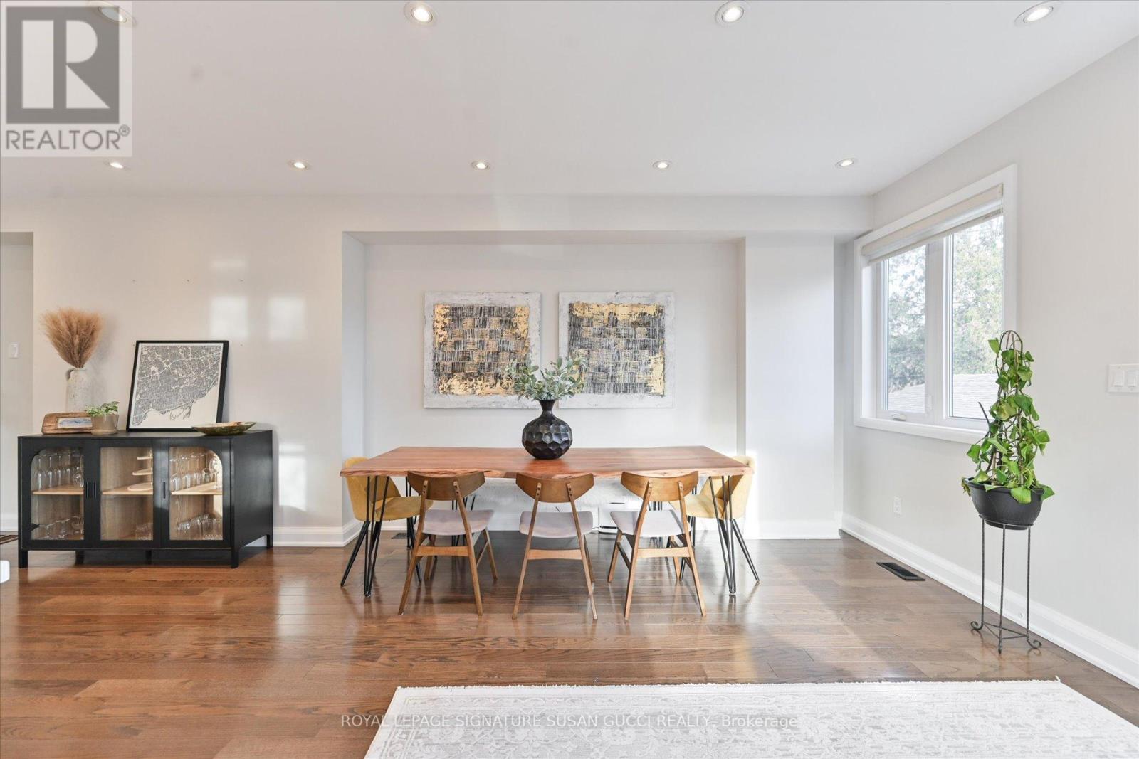 811 Cosburn Avenue, Toronto, Ontario  M4C 2V9 - Photo 17 - E12977922