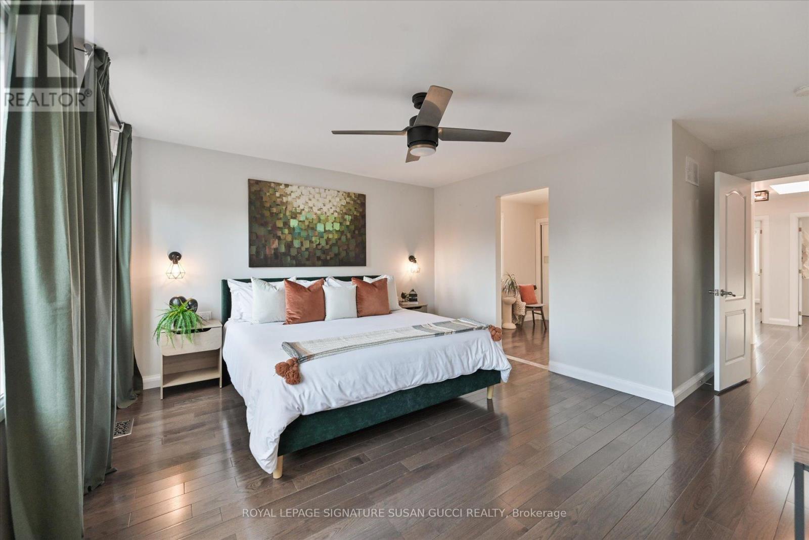 811 Cosburn Avenue, Toronto, Ontario  M4C 2V9 - Photo 27 - E12977922