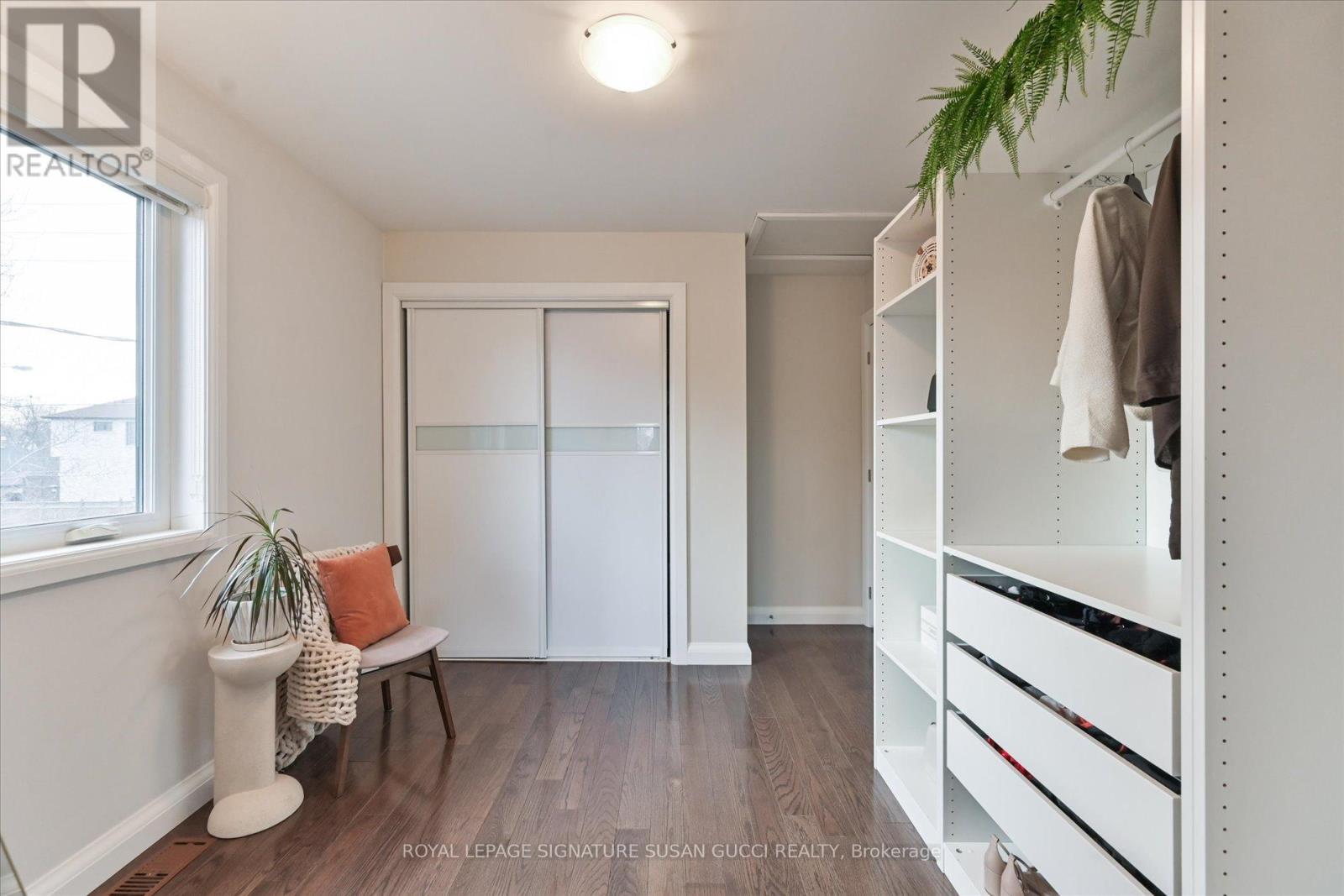 811 Cosburn Avenue, Toronto, Ontario  M4C 2V9 - Photo 30 - E12977922