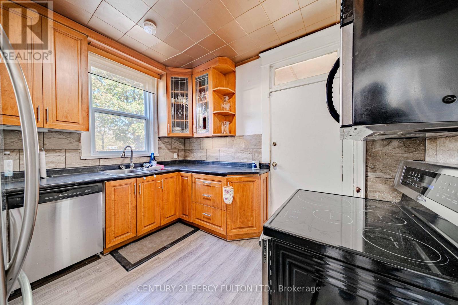 296 King Street E, Oshawa, Ontario  L1H 1C8 - Photo 16 - E12978124