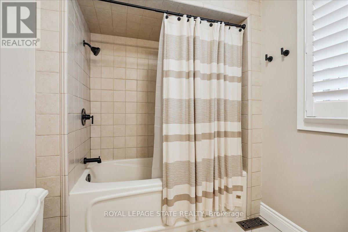 10 Azalea Court, Hamilton, Ontario  L8J 1K4 - Photo 30 - X12742372