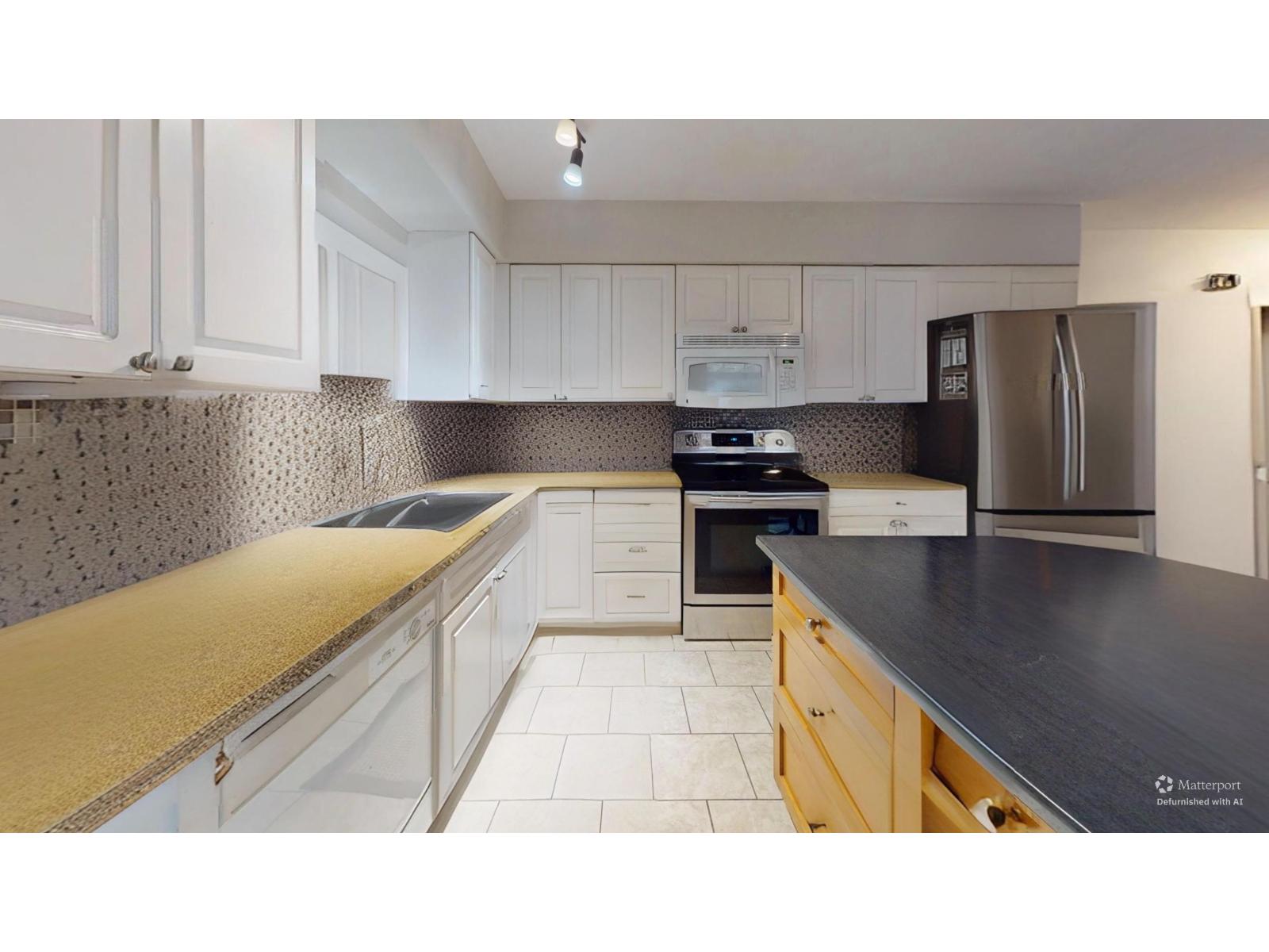 9336 Broadway Street, Chilliwack Proper East, Chilliwack, British Columbia  V2P 5V3 - Photo 10 - R3107503