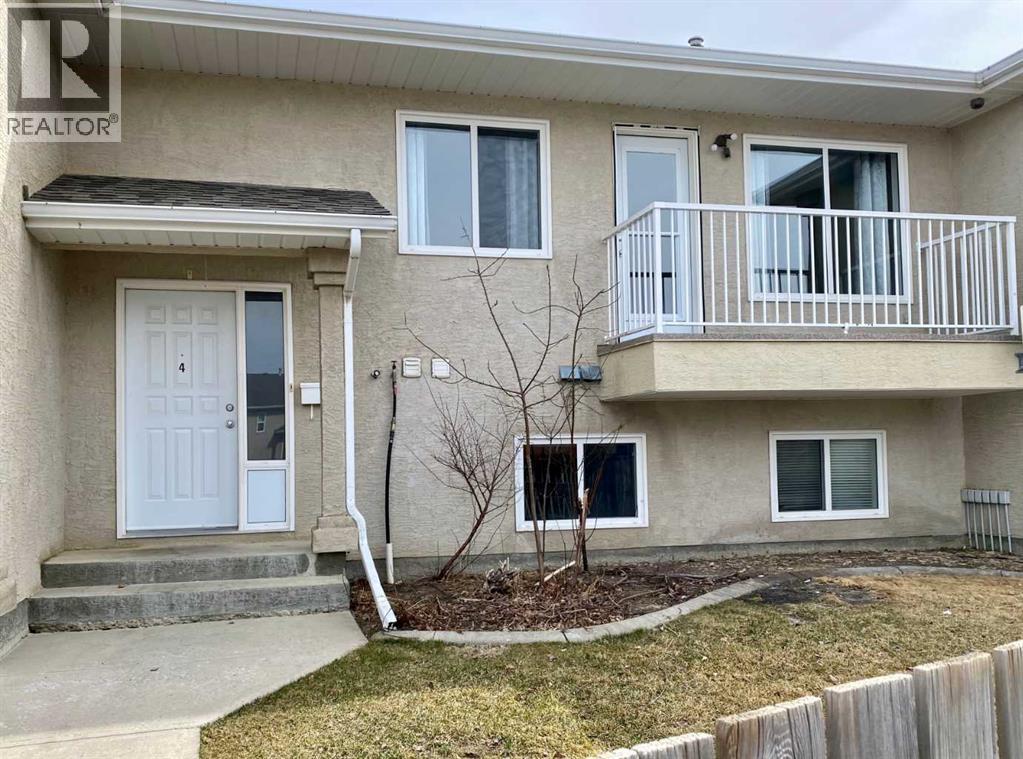 4, 5 Tartan Boulevard W, Lethbridge, Alberta  T1J 4Y5 - Photo 2 - A2299777