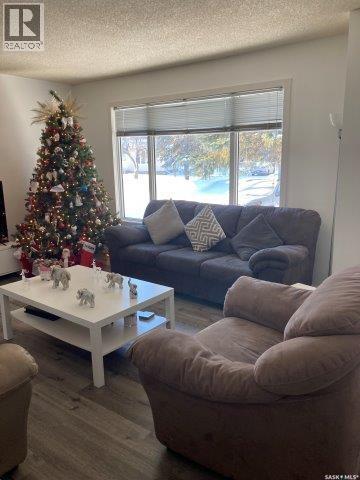 212 Fourth Street Ne, Ituna, Saskatchewan  S0A 1N0 - Photo 4 - SK032486